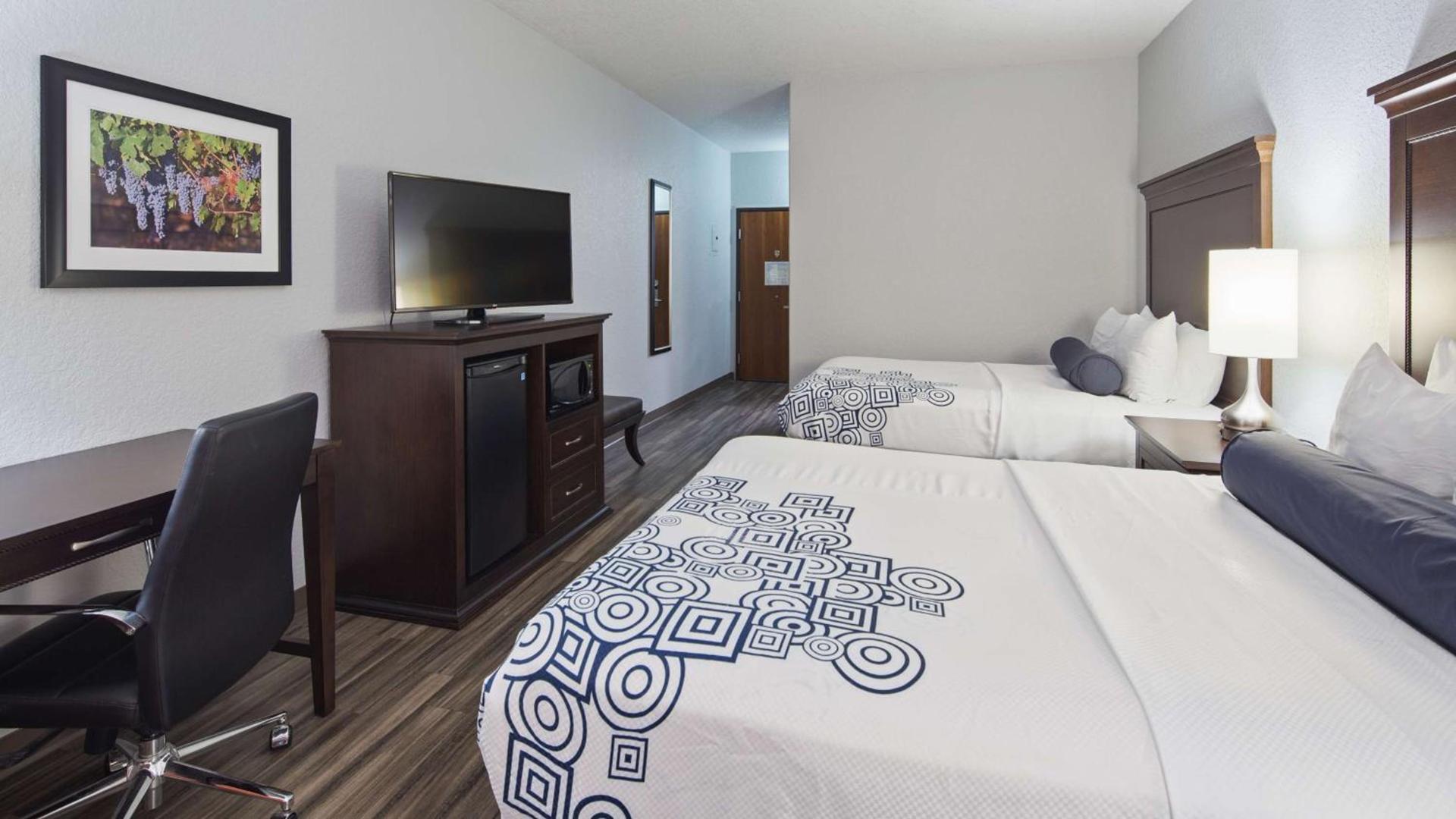 Best Western Plus Fredericksburg photo 12