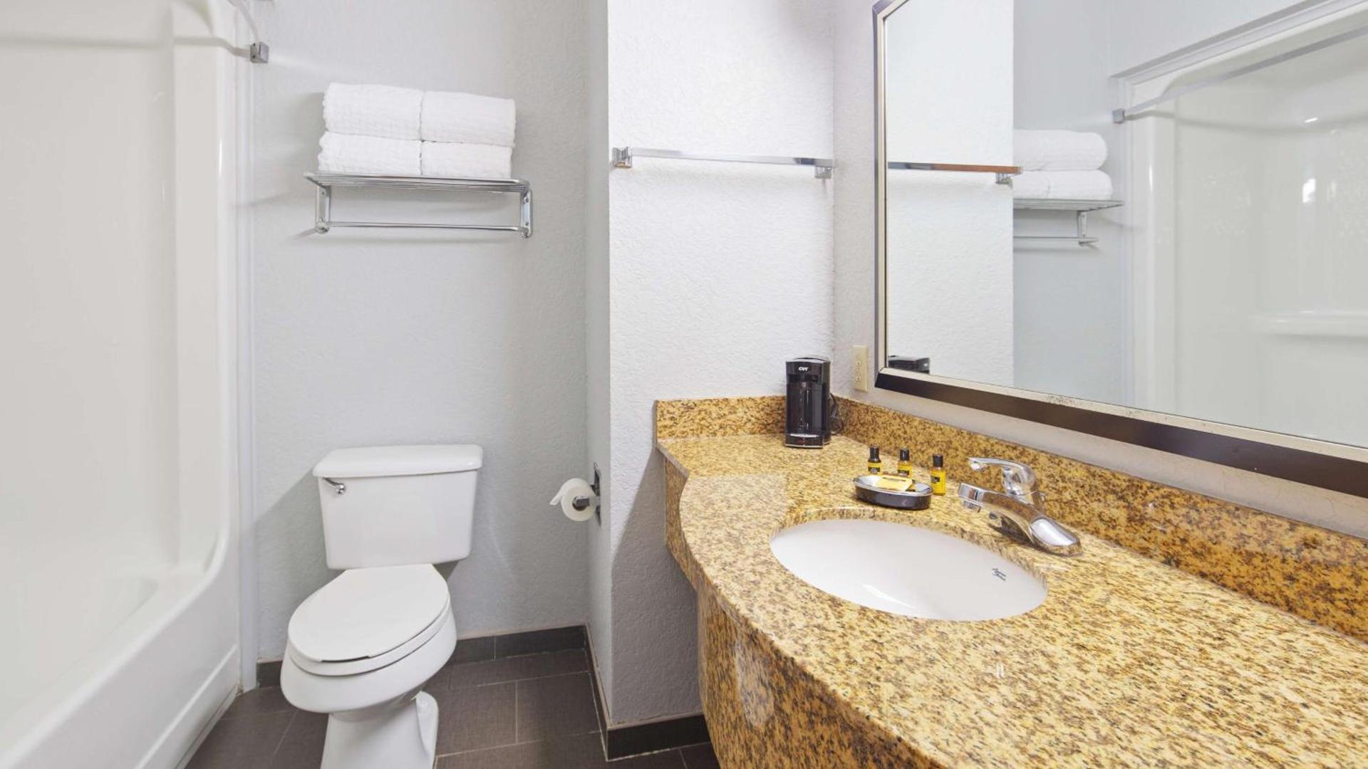 Best Western Plus Fredericksburg photo 13