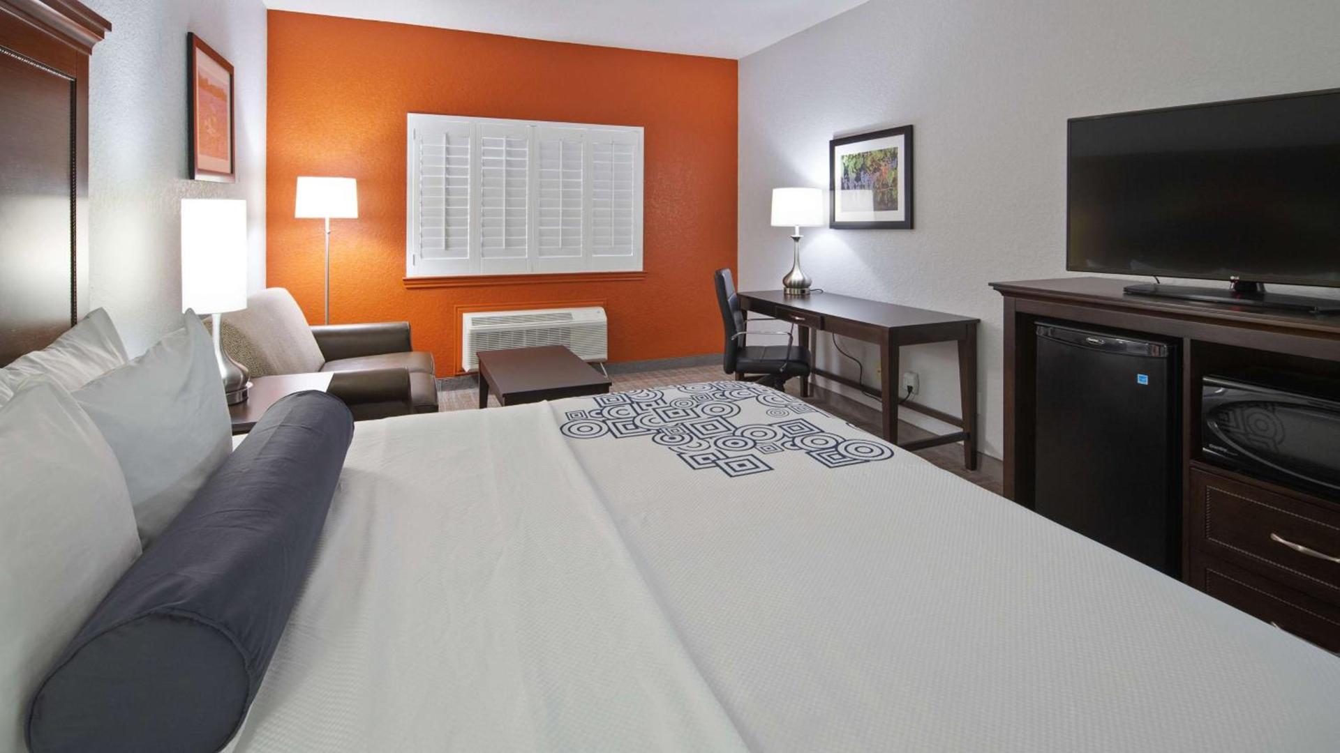 Best Western Plus Fredericksburg photo 10