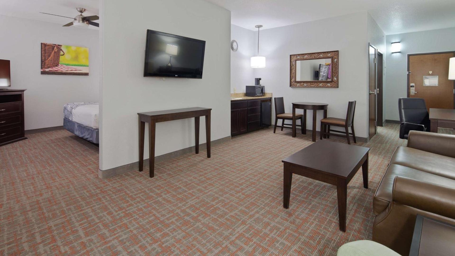 Best Western Plus Fredericksburg photo 15