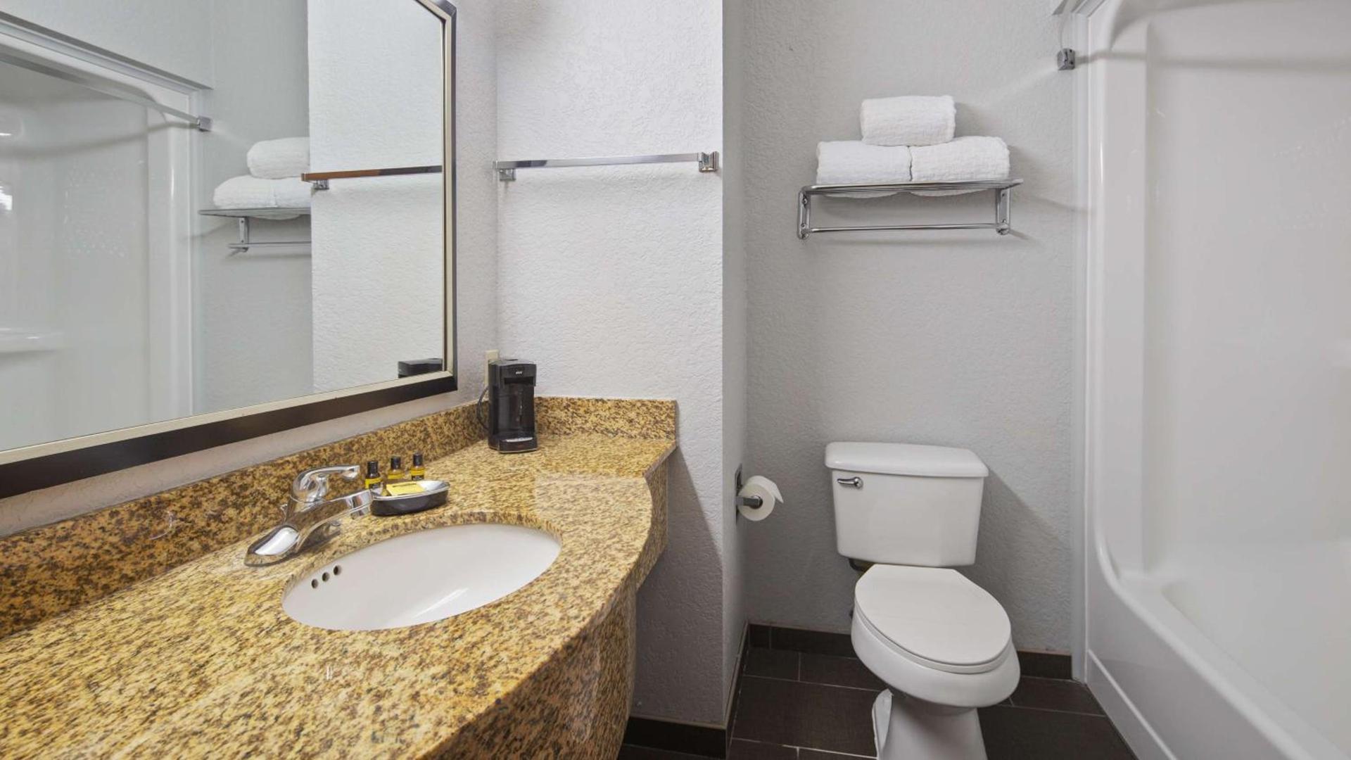 Best Western Plus Fredericksburg photo 16