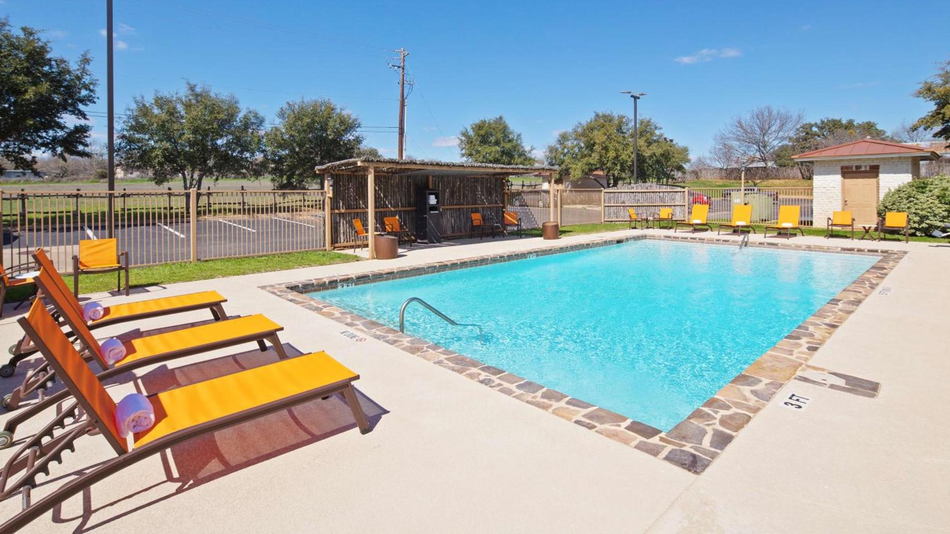 Best Western Plus Fredericksburg photo 2