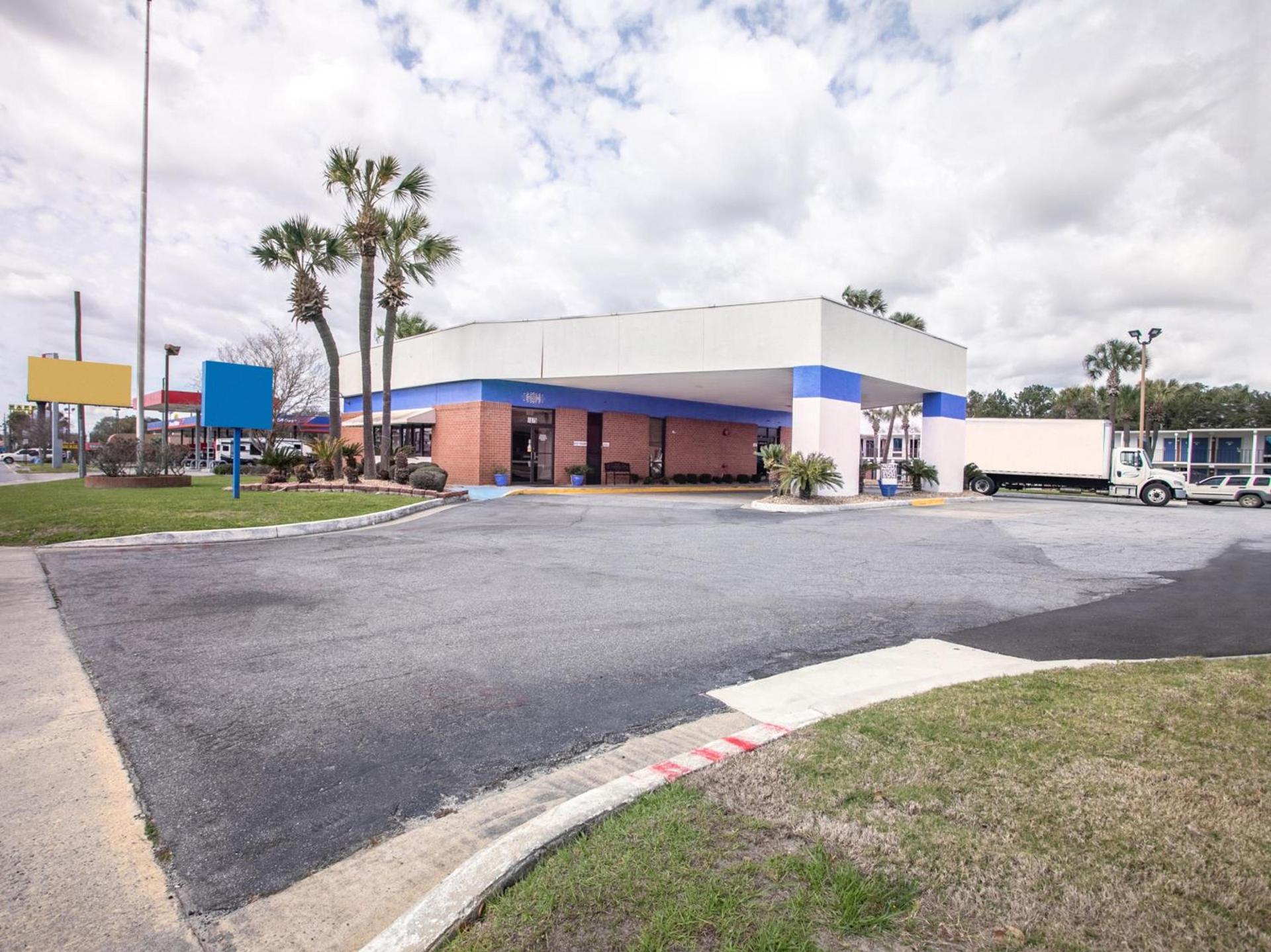 OYO Hotel Lake Park/Valdosta I-75 photo 27