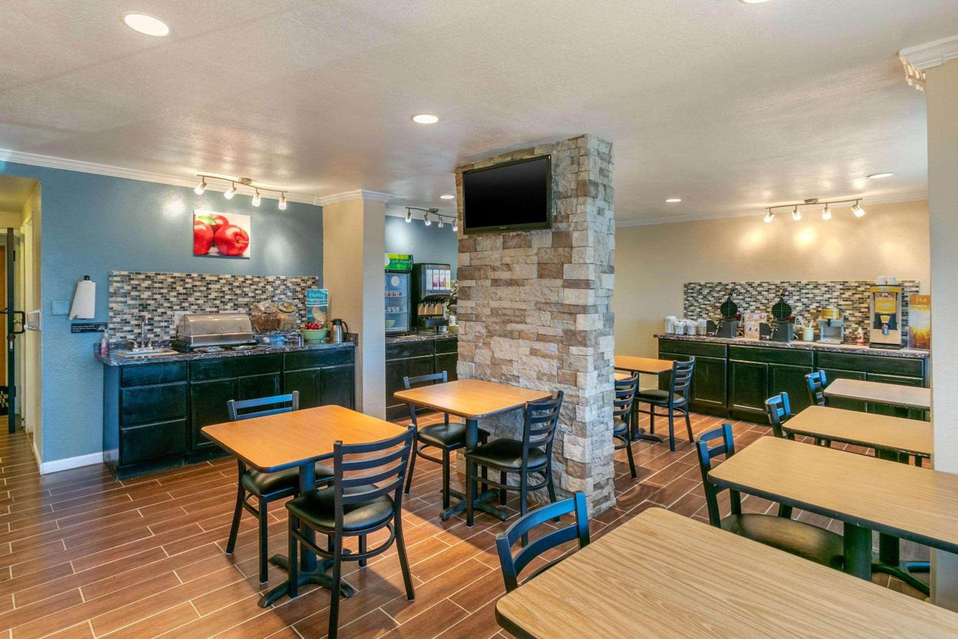 Quality Inn Rawlins I-80 photo 27