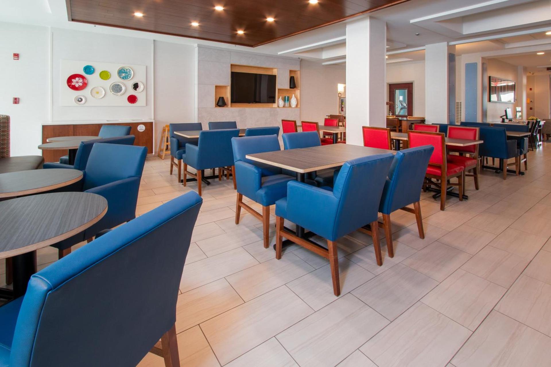 Holiday Inn Express & Suites Tupelo by IHG photo 38