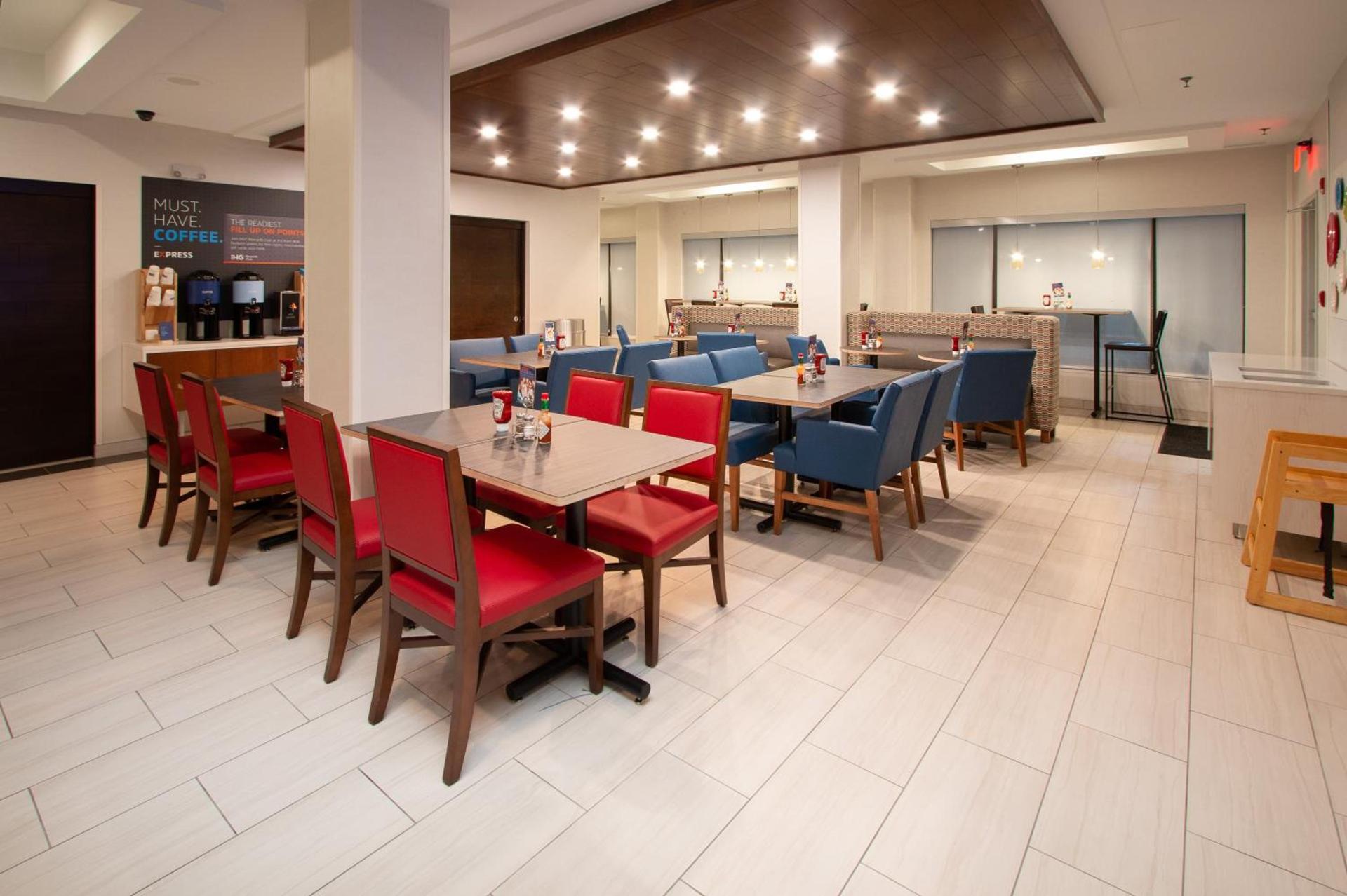 Holiday Inn Express & Suites Tupelo by IHG photo 36