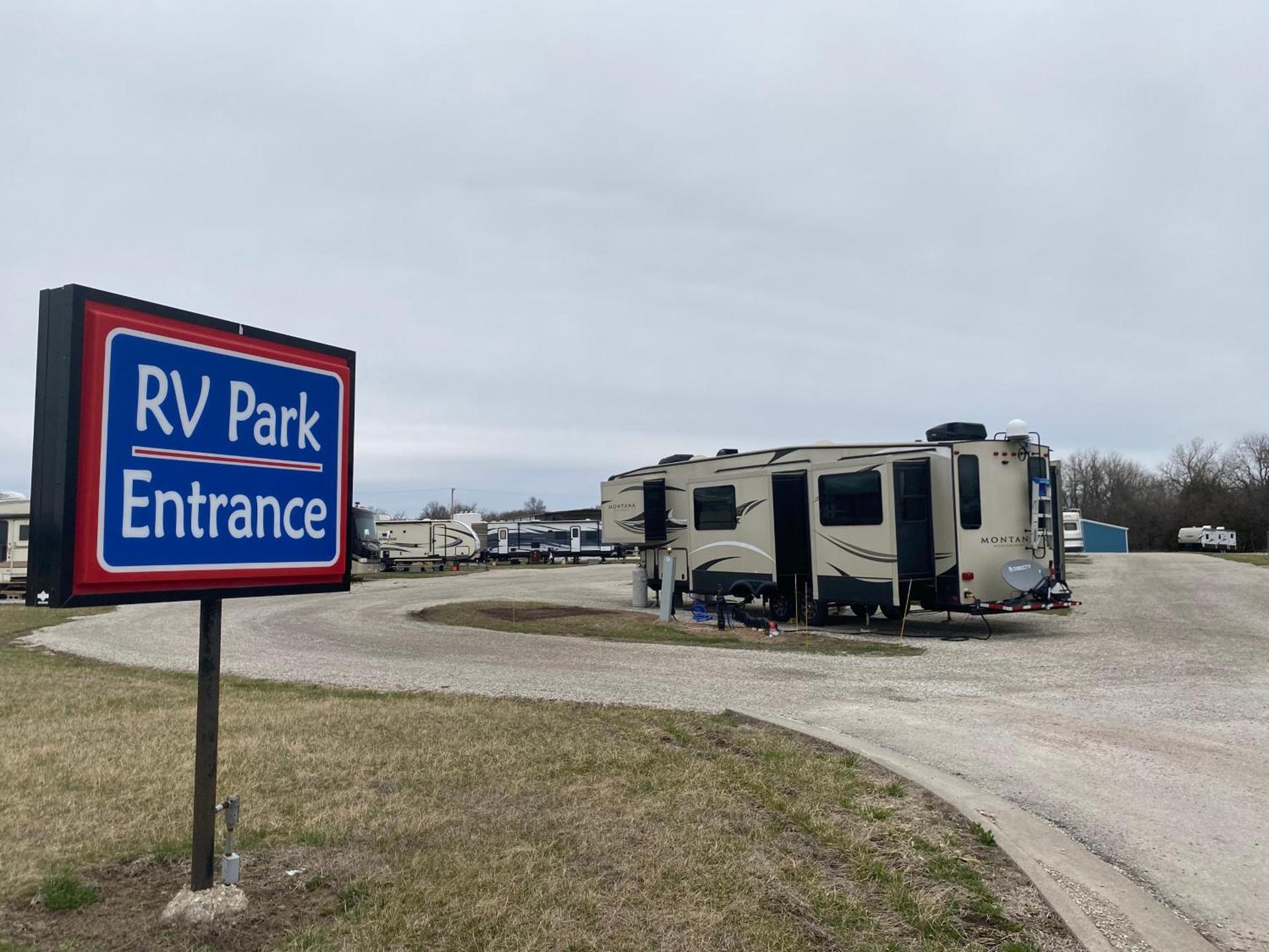 Garnett Hotel & RV Park photo 23