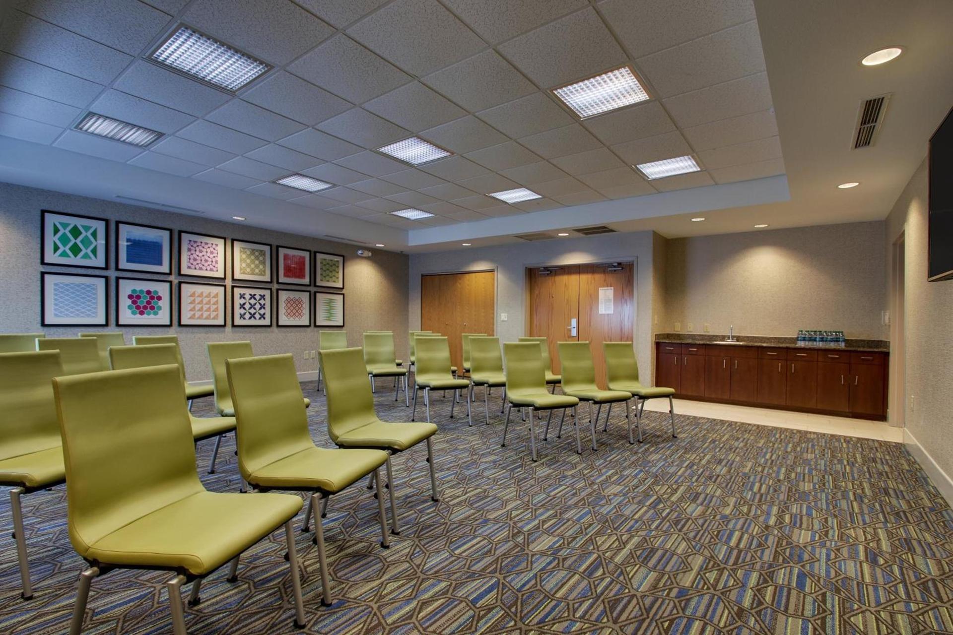 Holiday Inn Express Hotel & Suites Morris by IHG photo 57