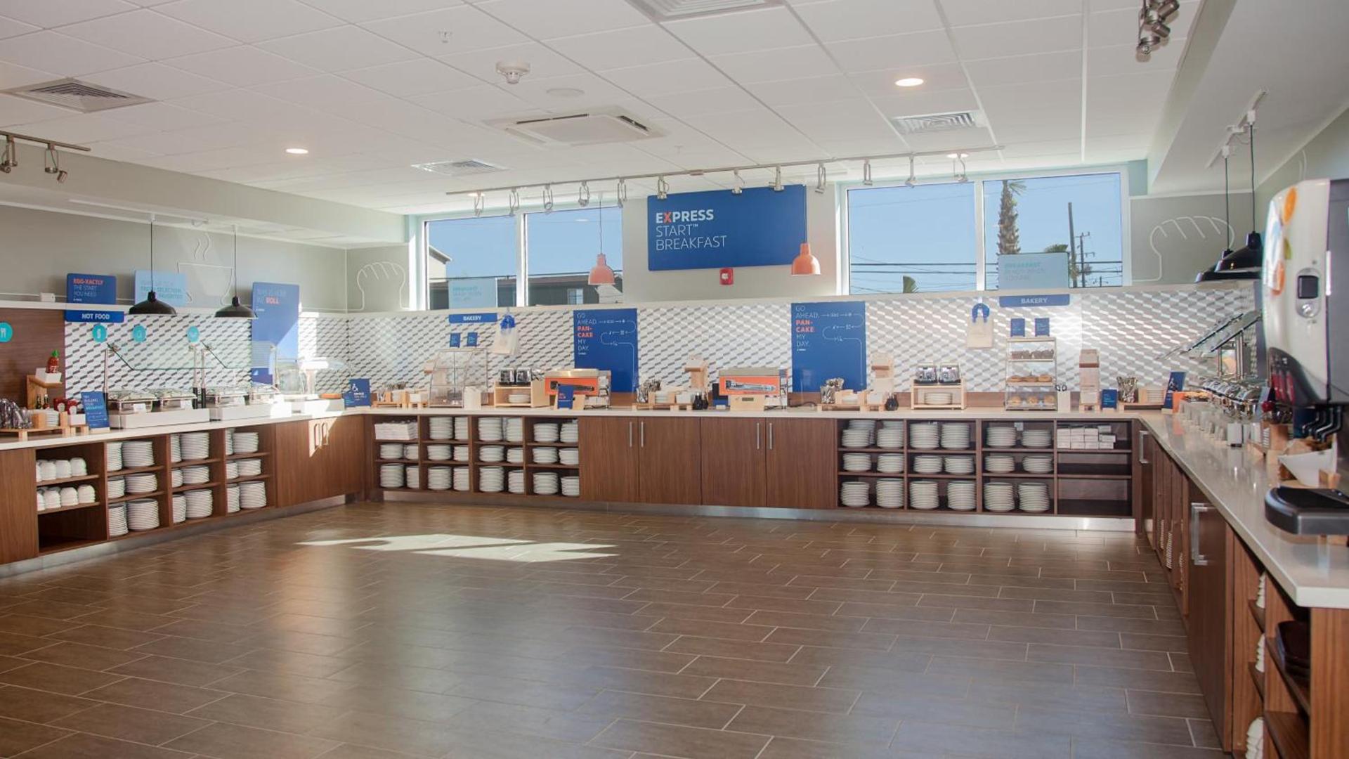 Holiday Inn Express & Suites Panama City Beach - Beachfront by IHG photo 20