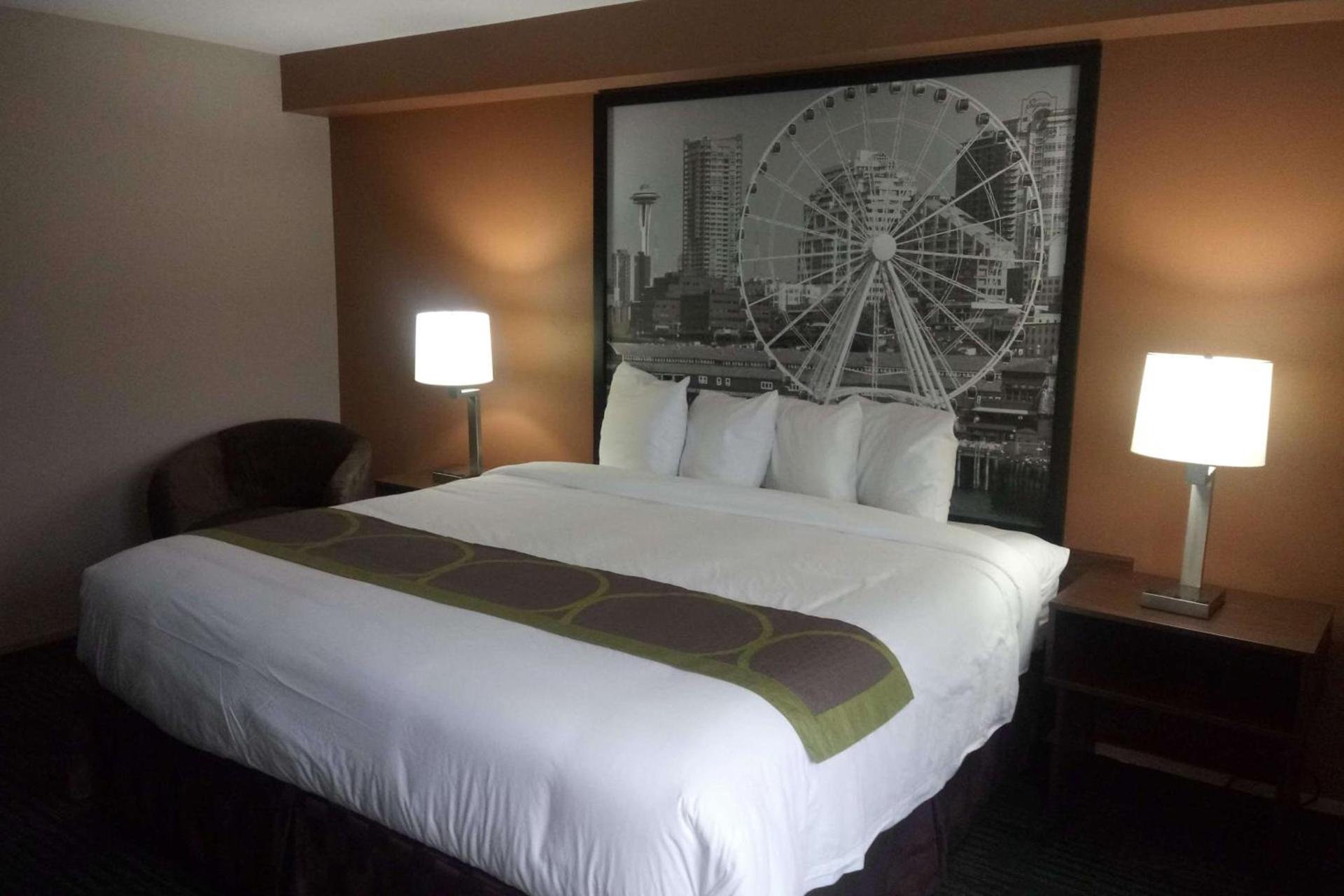 Super 8 by Wyndham Lynnwood photo 29