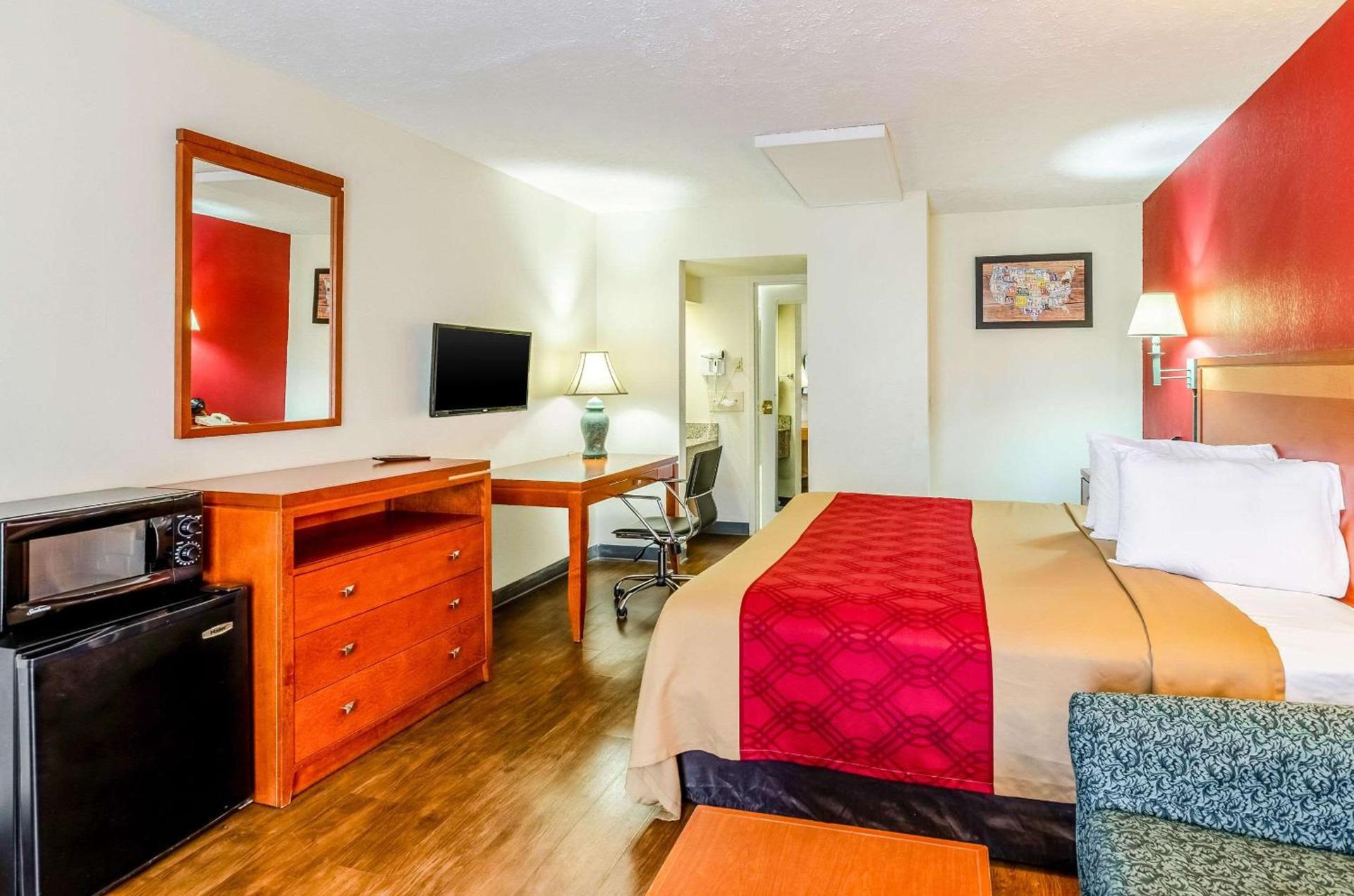 Econo Lodge Martinsville photo 12