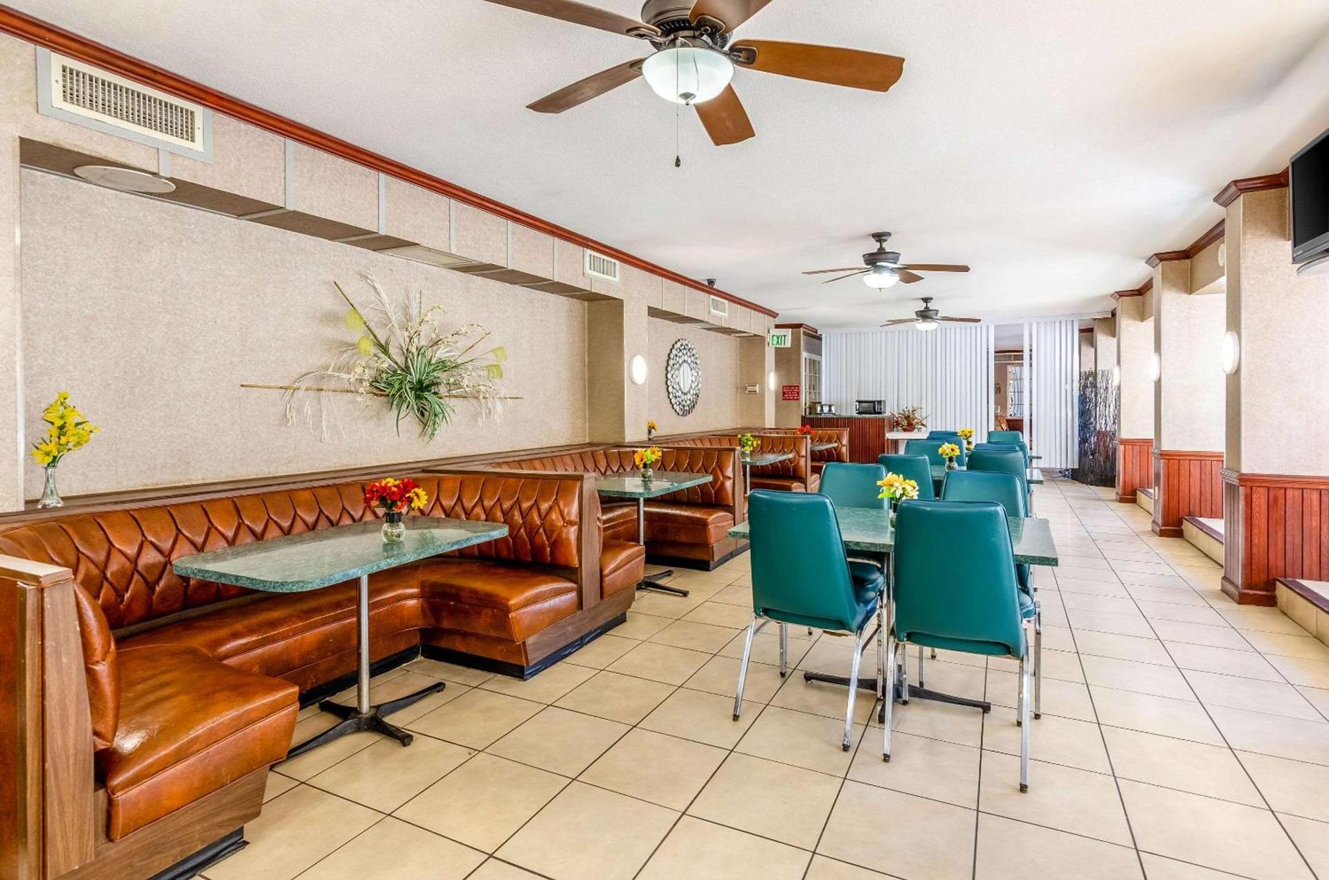Econo Lodge Martinsville photo 18