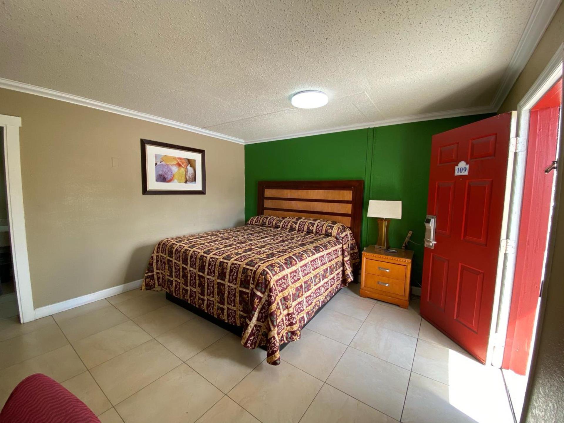 Economy Inn photo 9