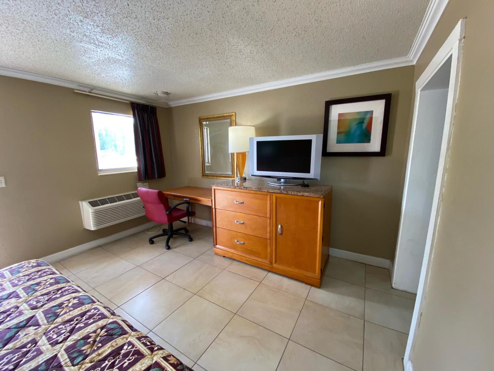 Economy Inn photo 19