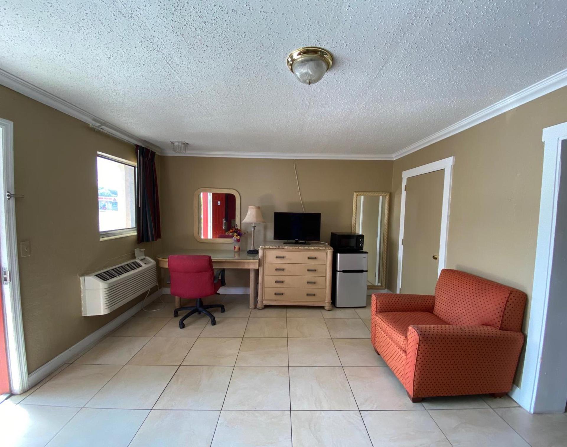 Economy Inn photo 18