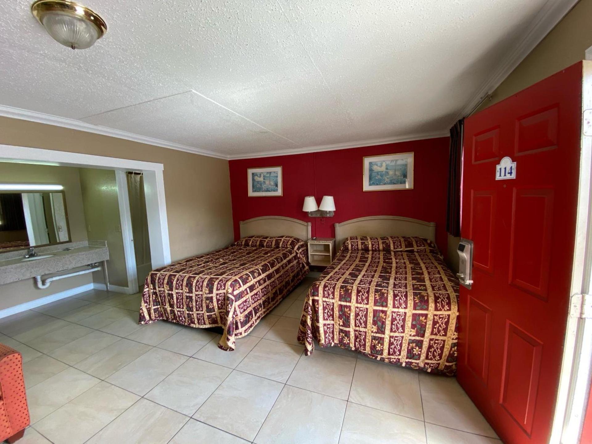 Economy Inn photo 11
