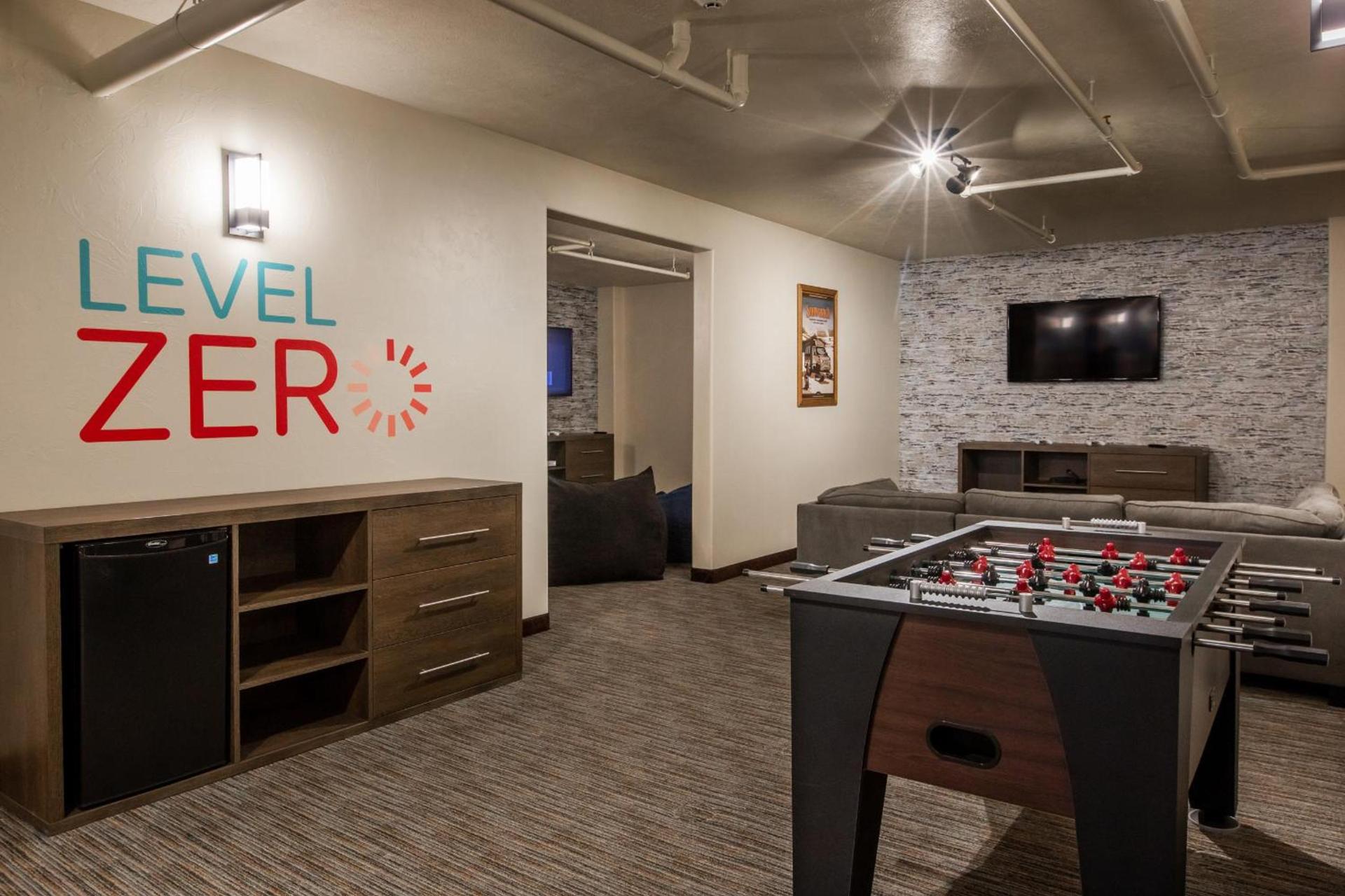 Yellowstone Park Hotel photo 9