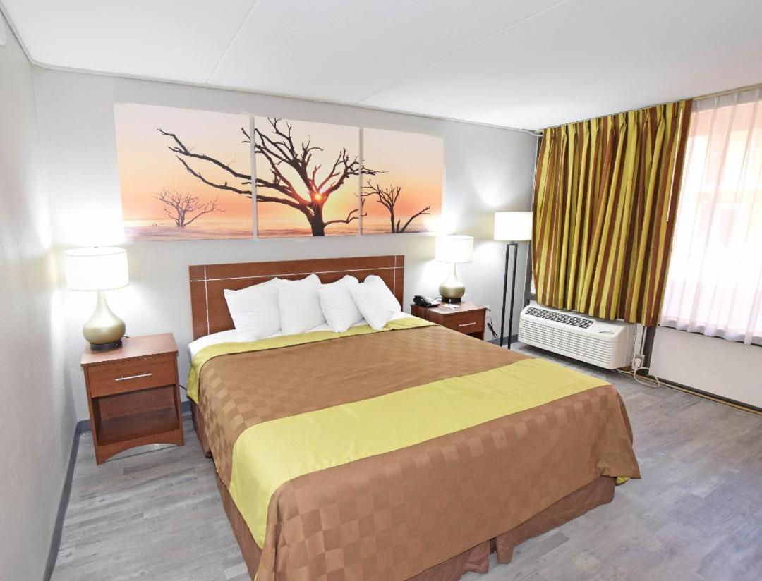 Days Inn by Wyndham Midland photo 15