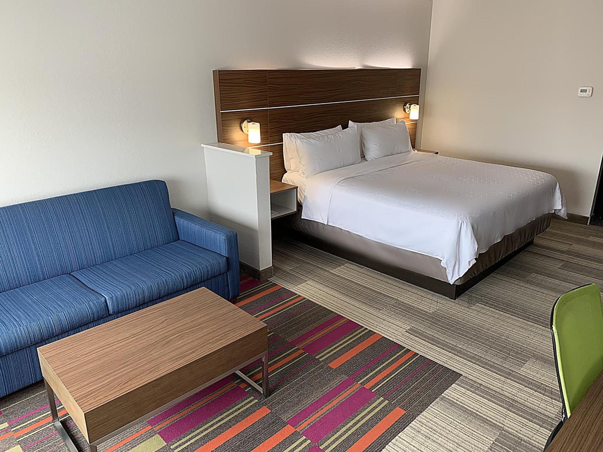 Holiday Inn Express & Suites Moore by IHG photo 58