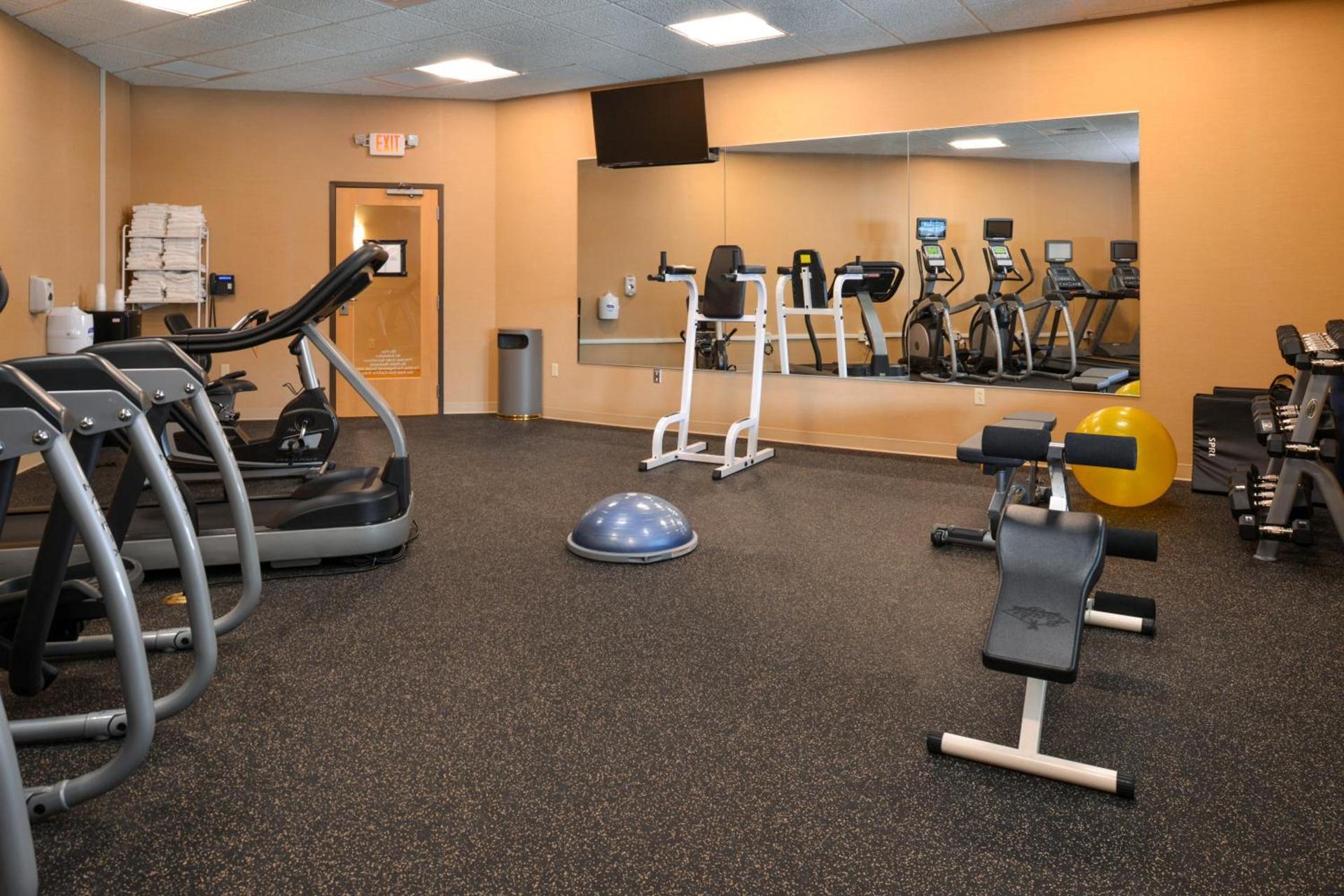 Holiday Inn Express Breezewood by IHG photo 7