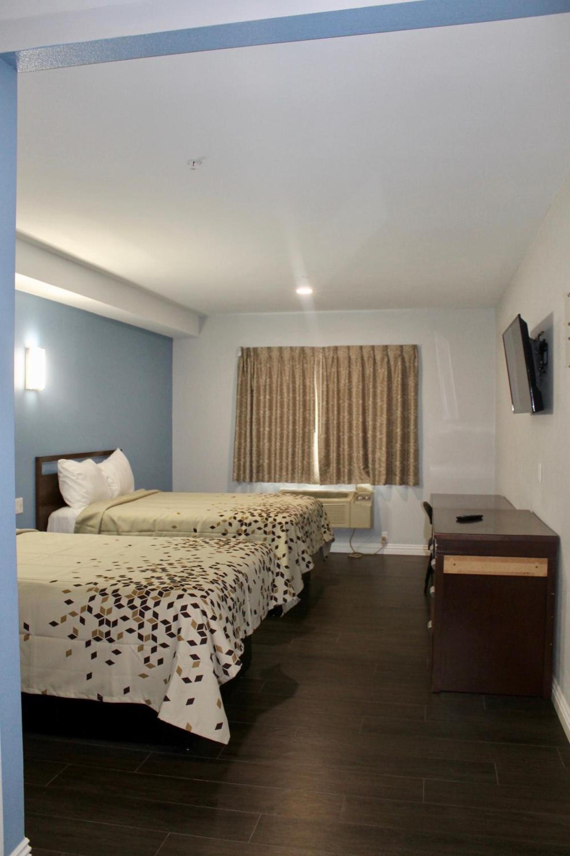 Crescent Inn photo 29