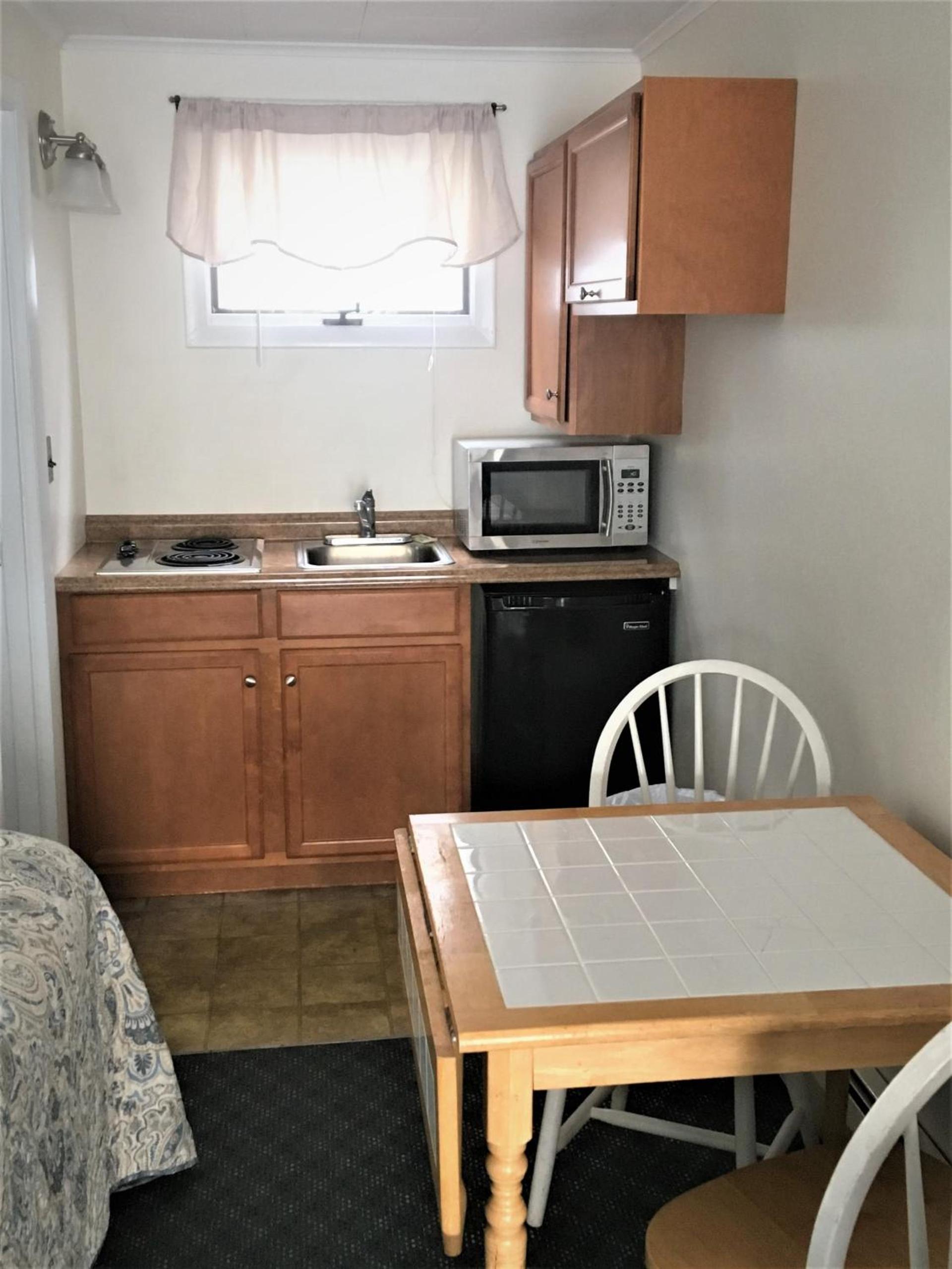 Sandpiper Beachfront Motel photo 44
