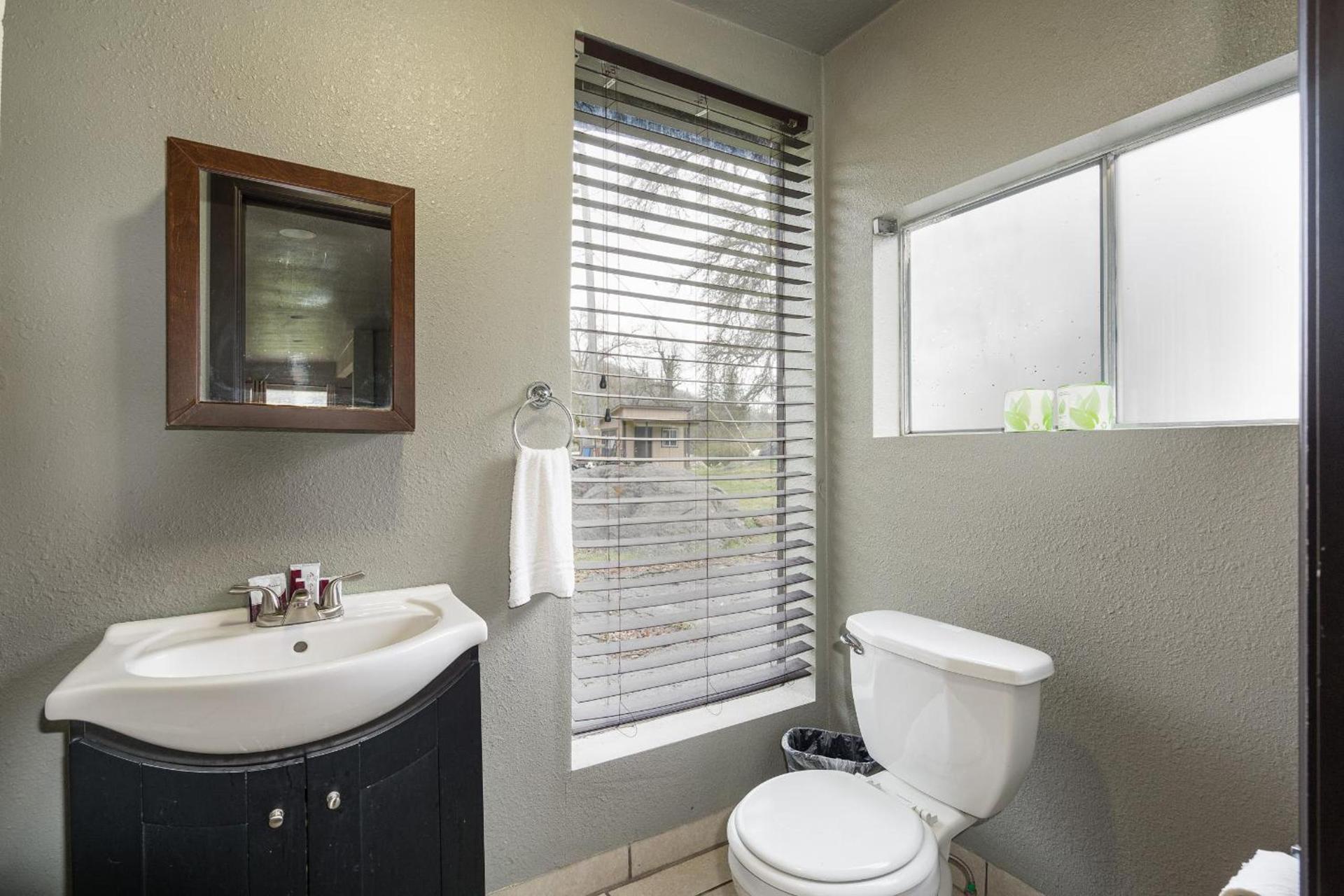 Mountain Trail Lodge and Vacation Rentals photo 98
