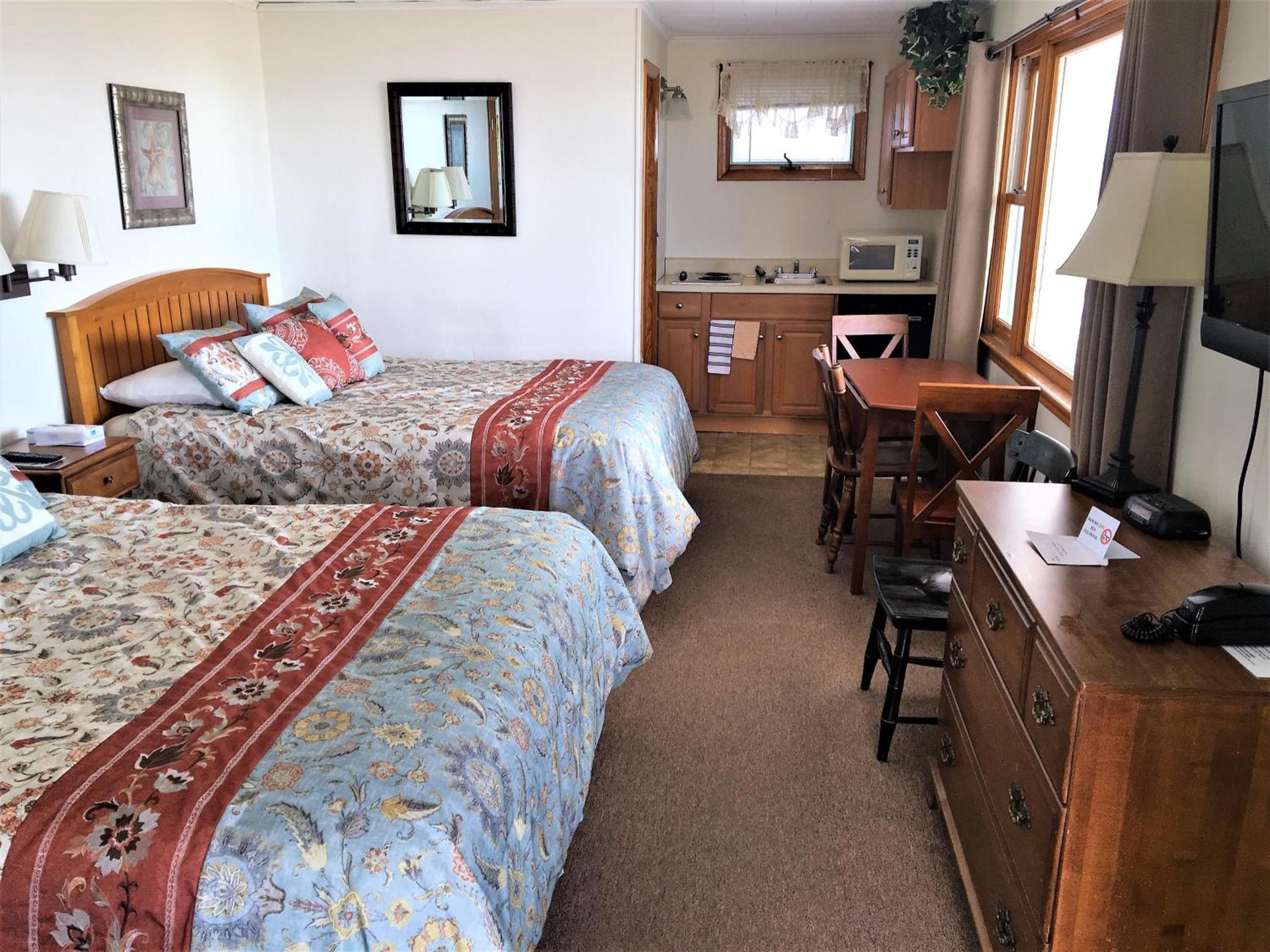 Sandpiper Beachfront Motel photo 49