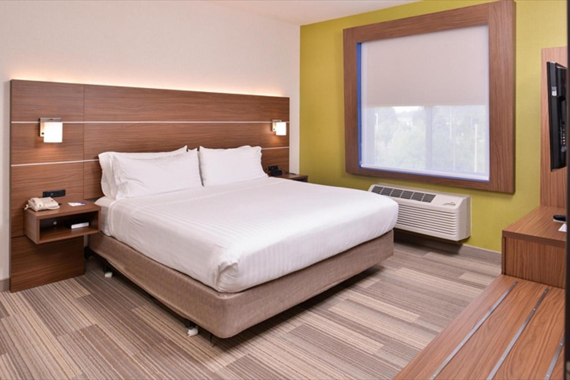 Holiday Inn Express & Suites Albany by IHG photo 24