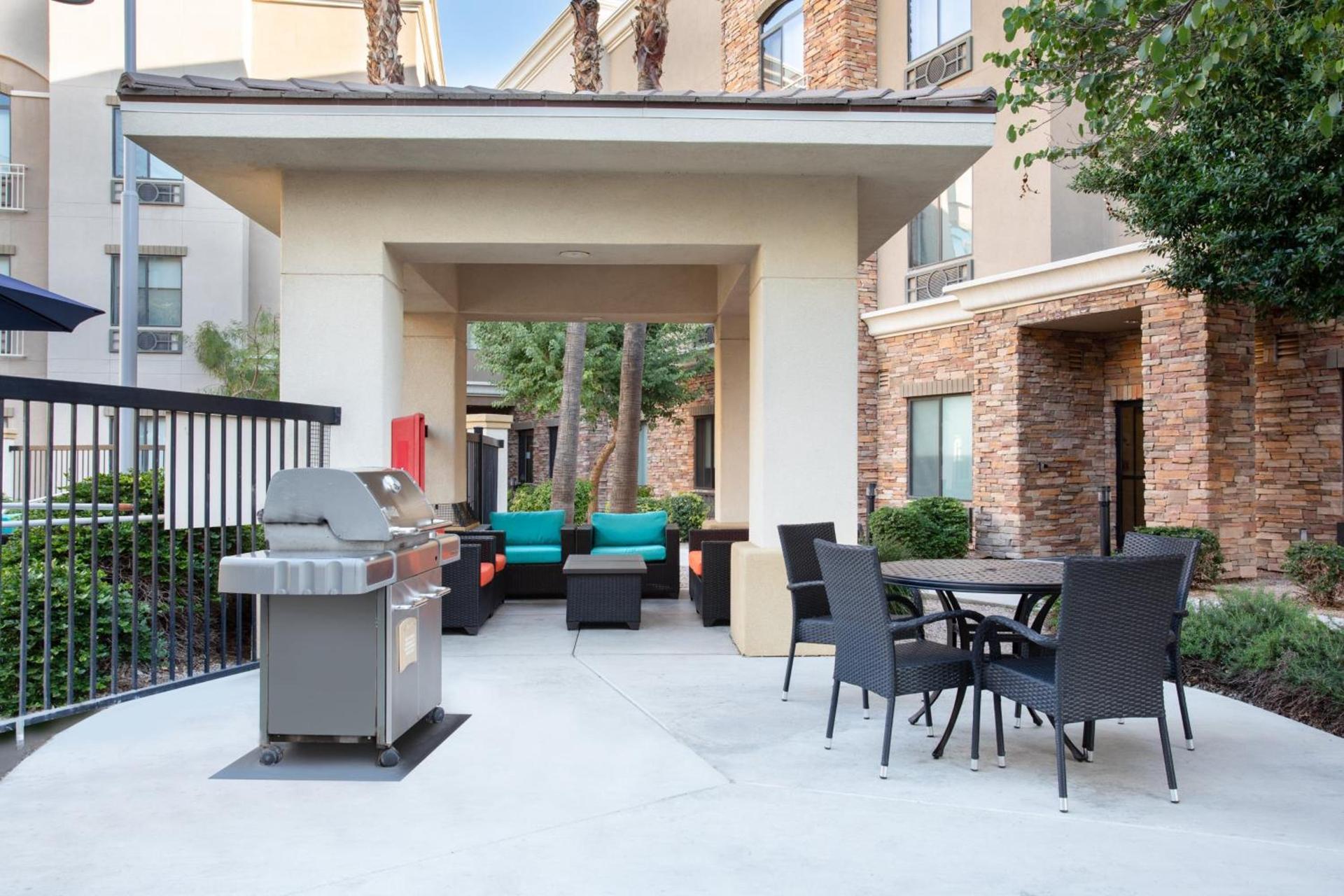 Holiday Inn Express & Suites Phoenix Glendale Dist by IHG photo 19
