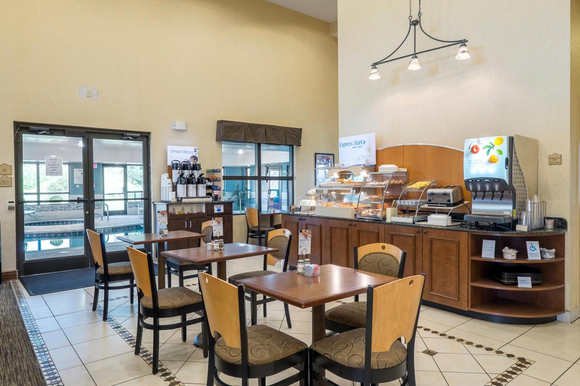 Wingate by Wyndham Waynesboro photo 6