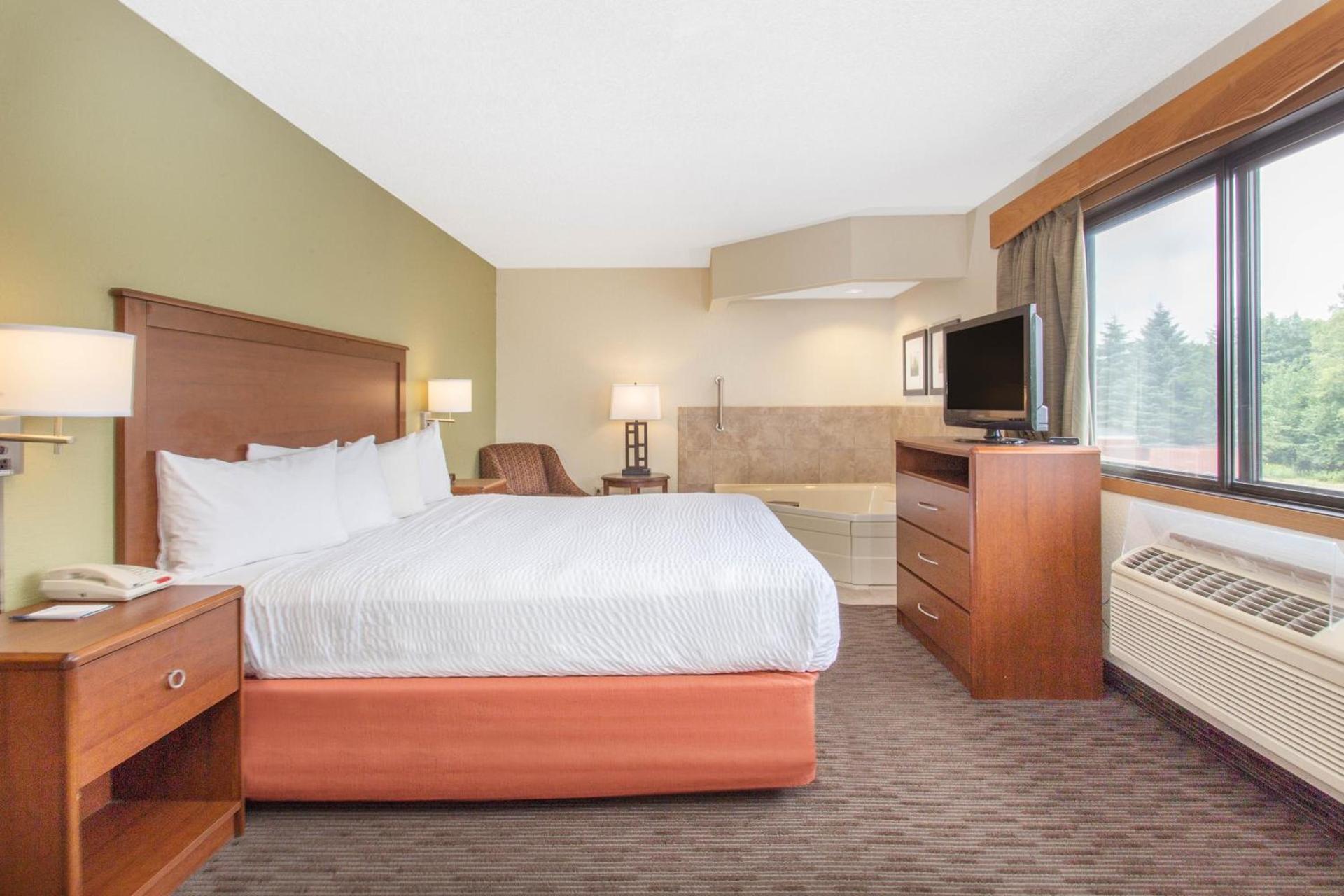 AmericInn by Wyndham Calumet photo 47