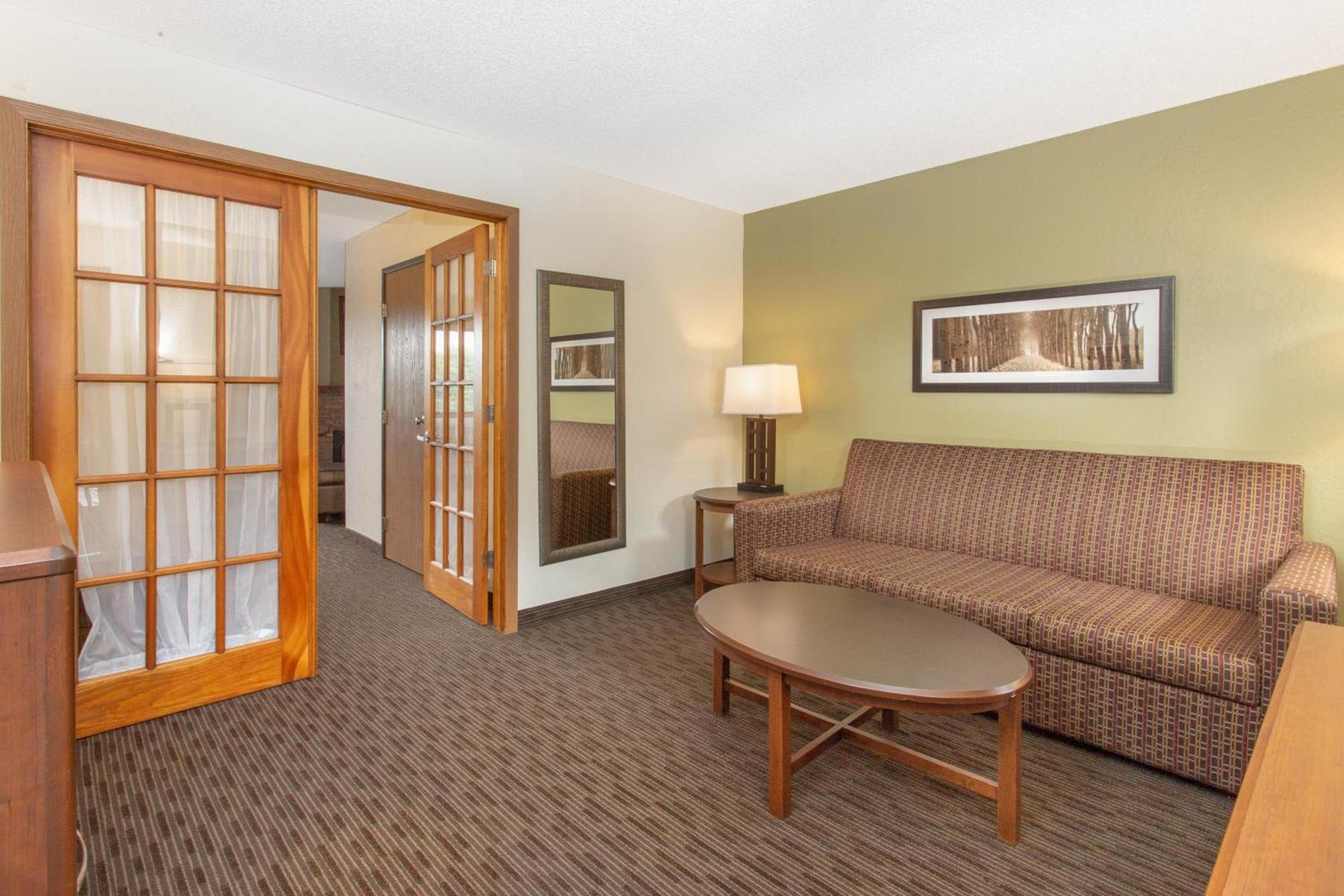 AmericInn by Wyndham Calumet photo 61