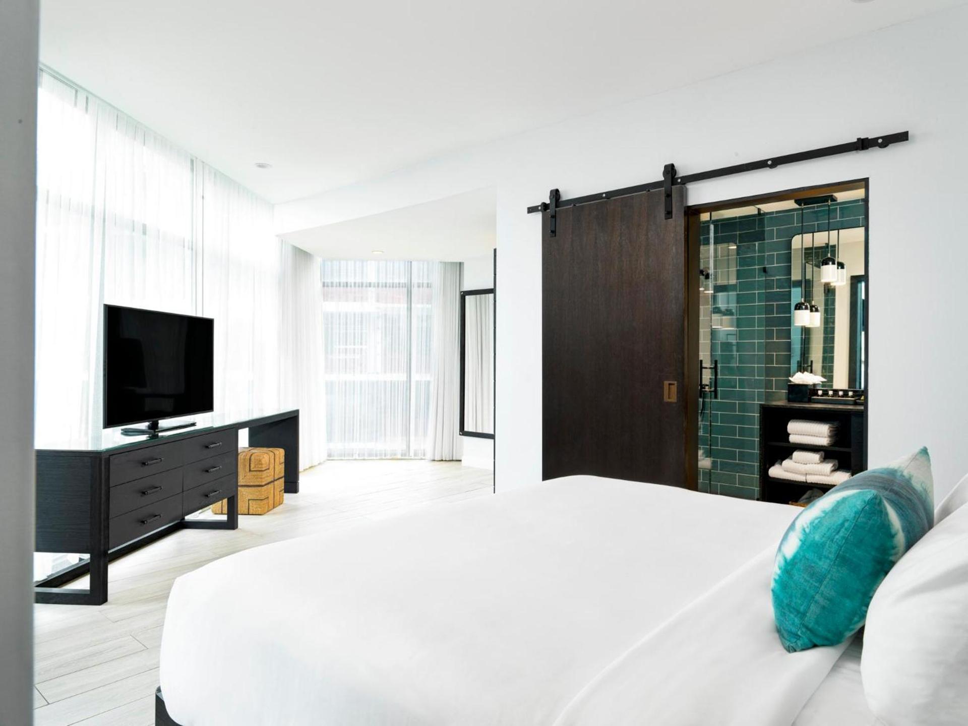 Wave Resort photo 7