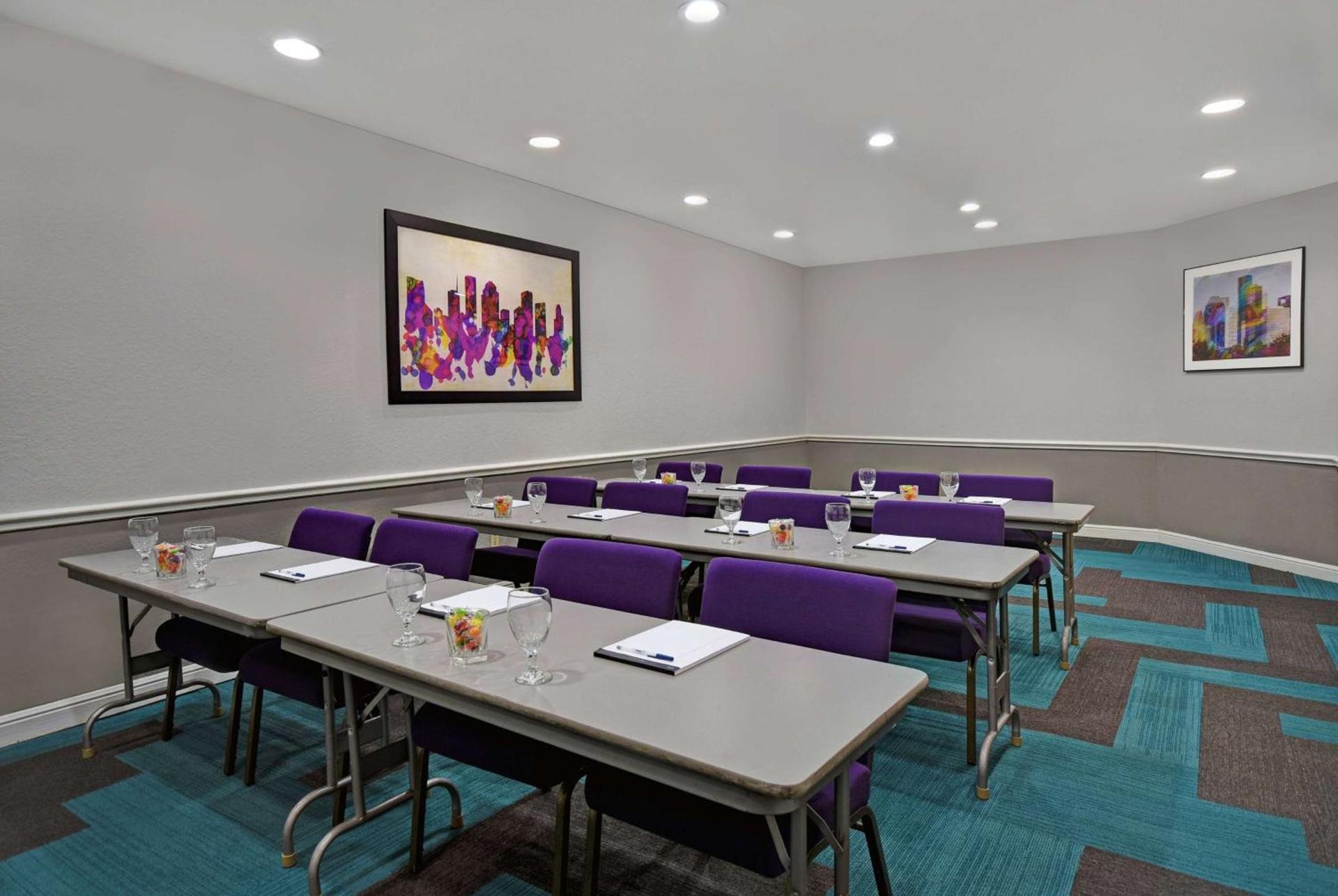 Studio 6 Houston, TX - Westchase photo 40