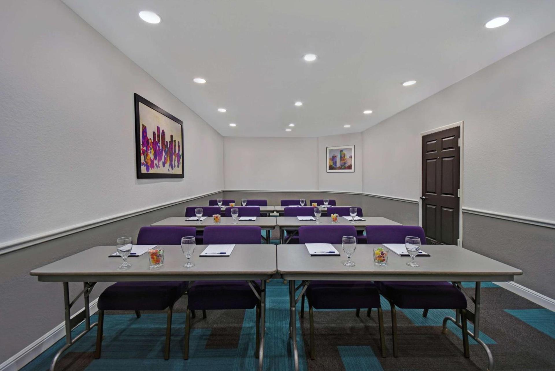 Studio 6 Houston, TX - Westchase photo 59