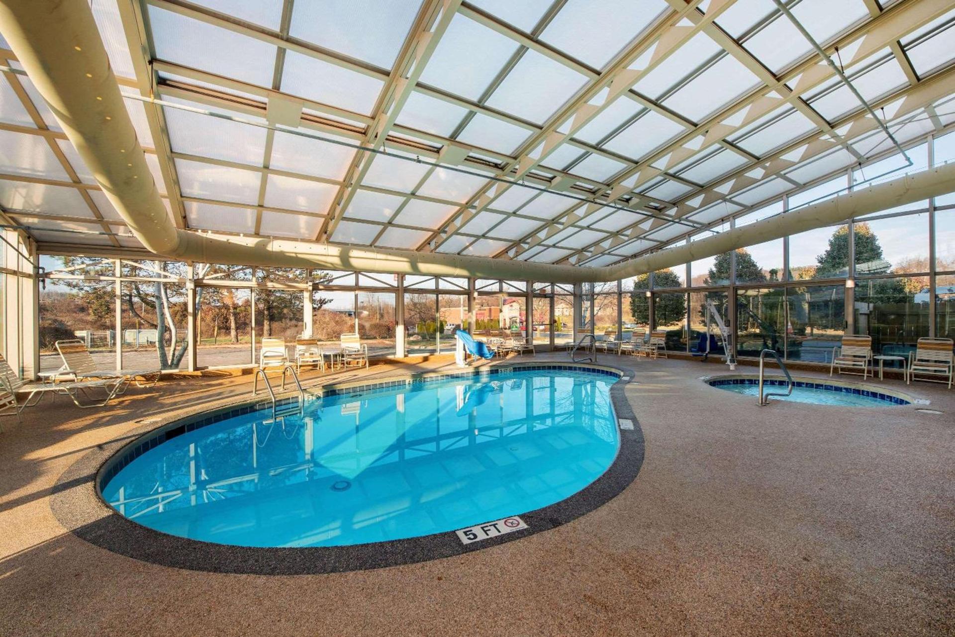 La Quinta by Wyndham Mansfield OH photo 12