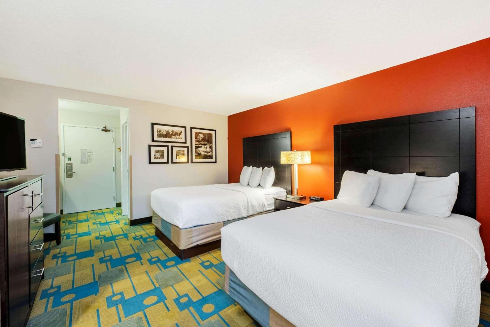 La Quinta by Wyndham Mansfield OH photo 32