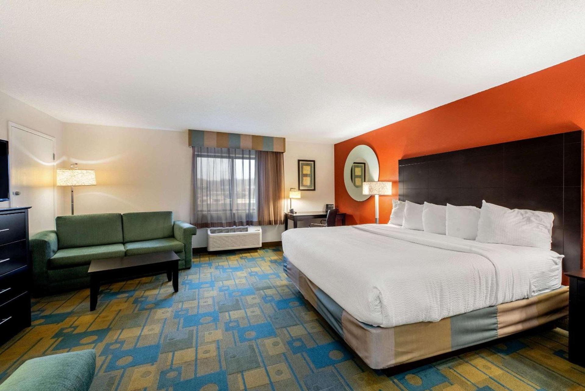 La Quinta by Wyndham Mansfield OH photo 36