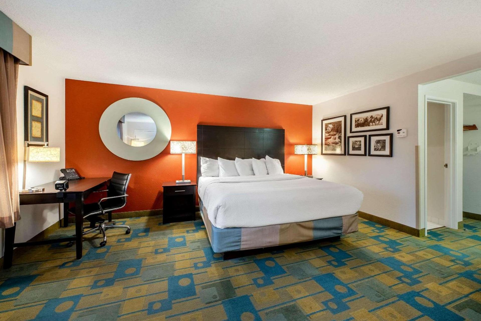 La Quinta by Wyndham Mansfield OH photo 38