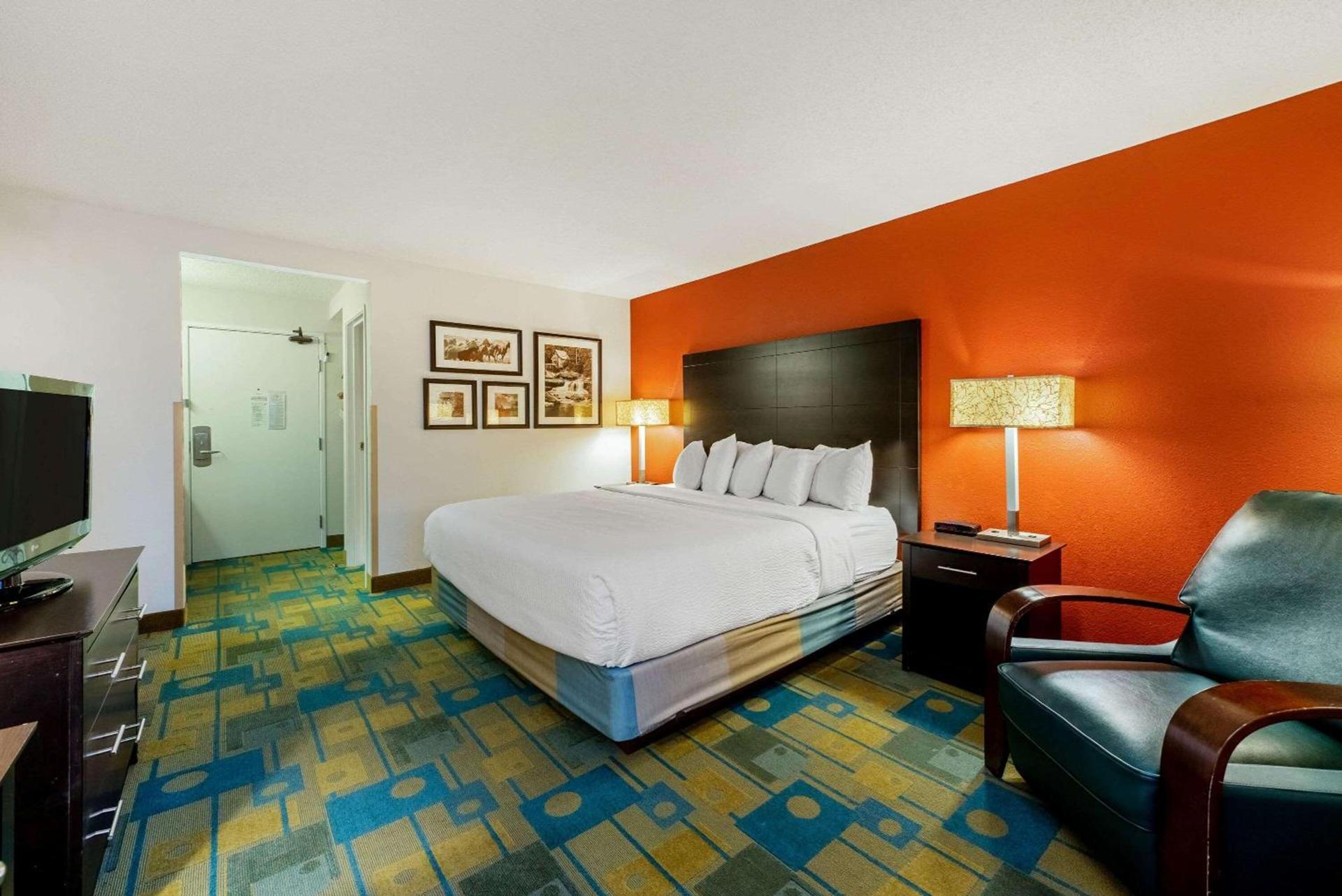 La Quinta by Wyndham Mansfield OH photo 37