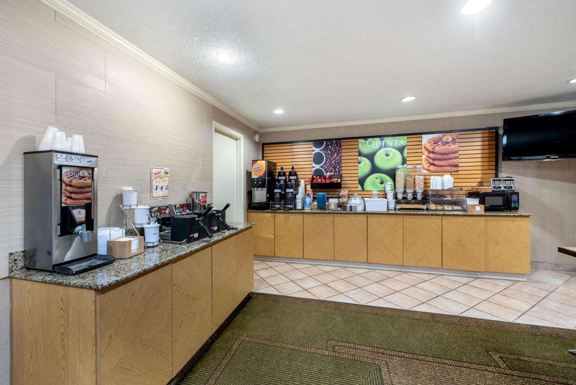La Quinta by Wyndham Mansfield OH photo 45