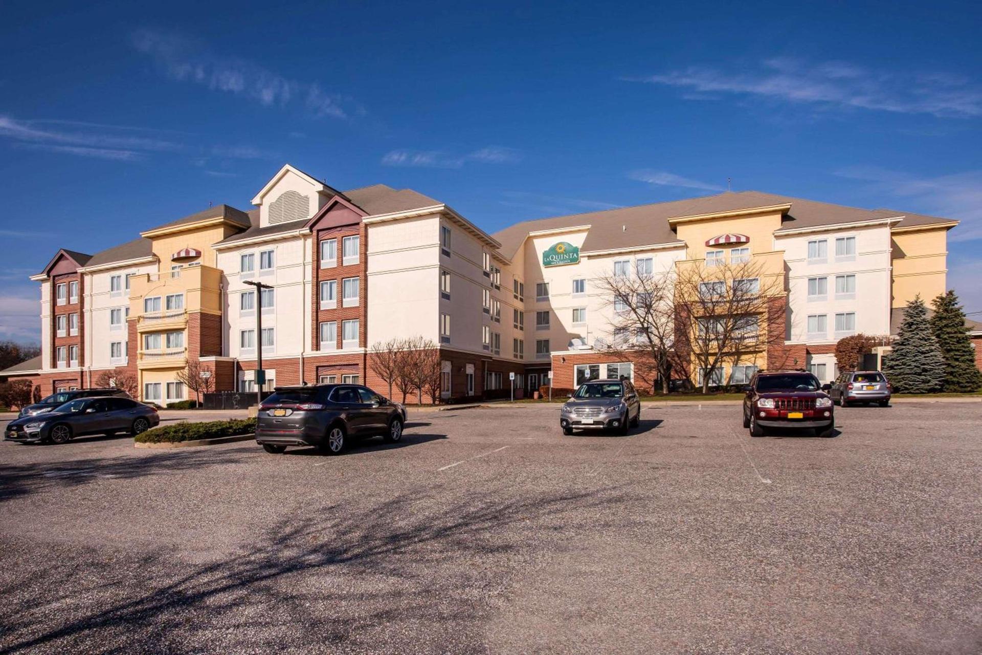 La Quinta by Wyndham Islip - MacArthur Airport photo 4