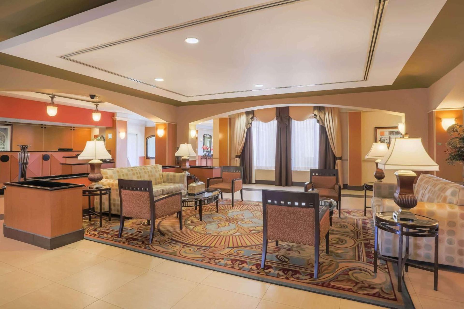 La Quinta by Wyndham Islip - MacArthur Airport photo 7