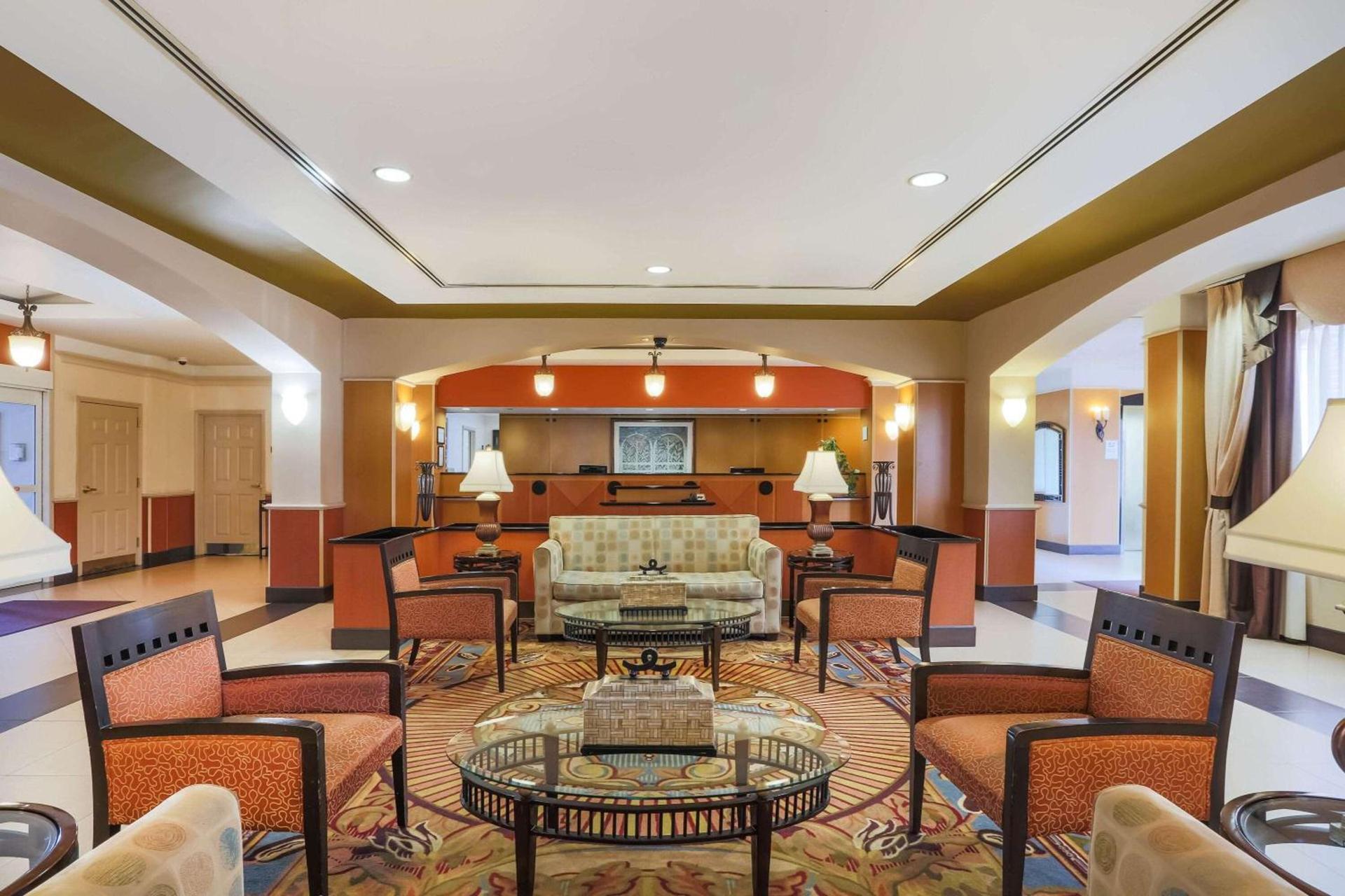 La Quinta by Wyndham Islip - MacArthur Airport photo 6