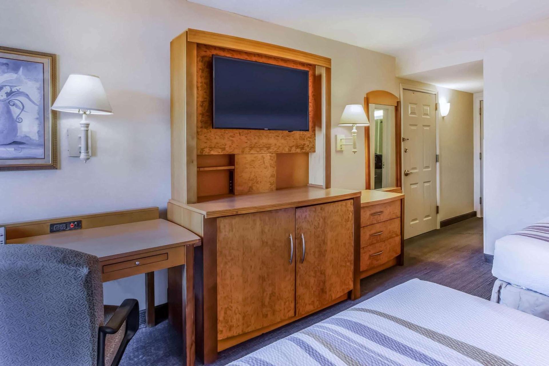 La Quinta by Wyndham Islip - MacArthur Airport photo 11