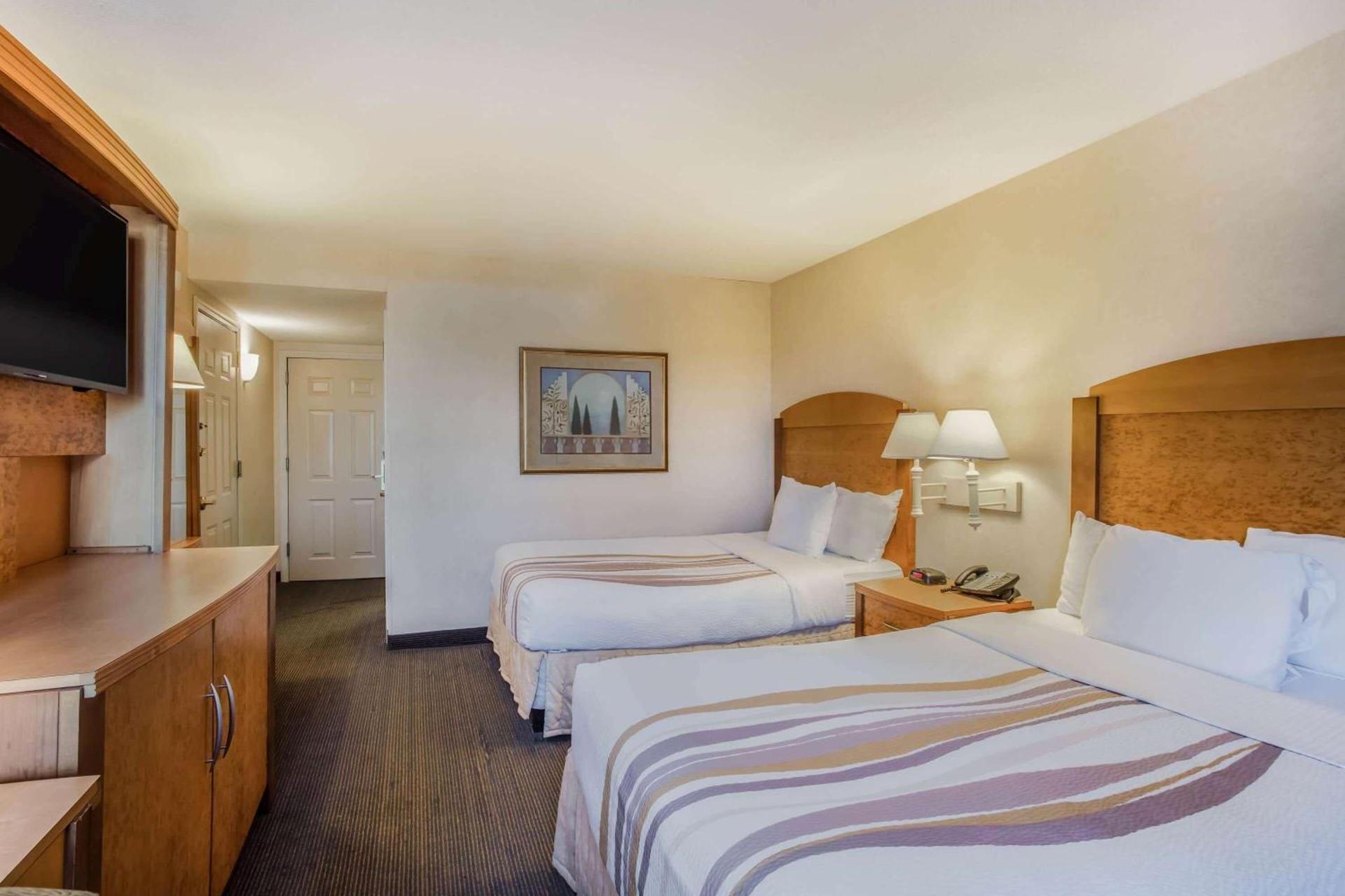 La Quinta by Wyndham Islip - MacArthur Airport photo 12