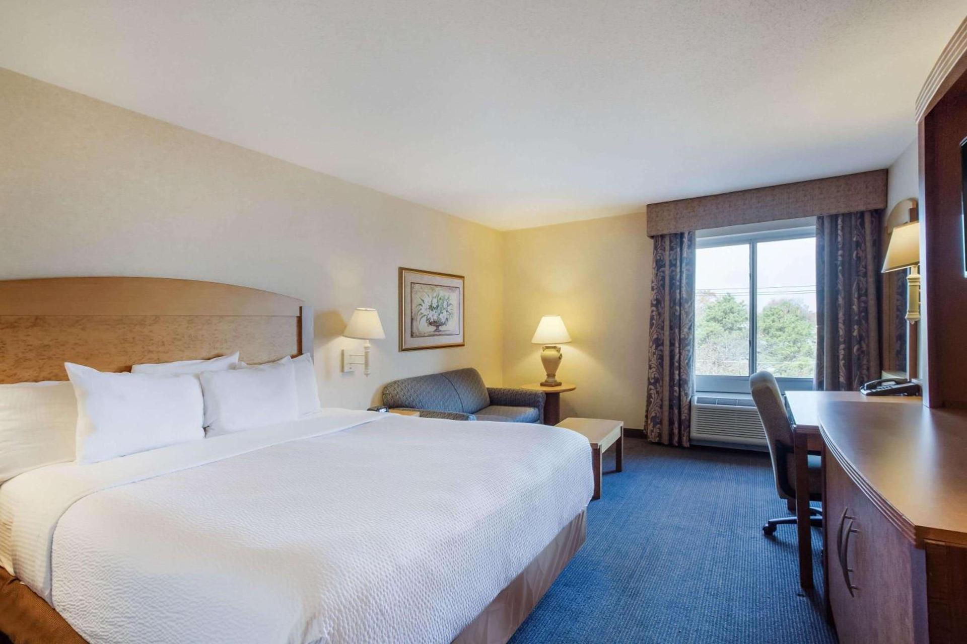 La Quinta by Wyndham Islip - MacArthur Airport photo 14