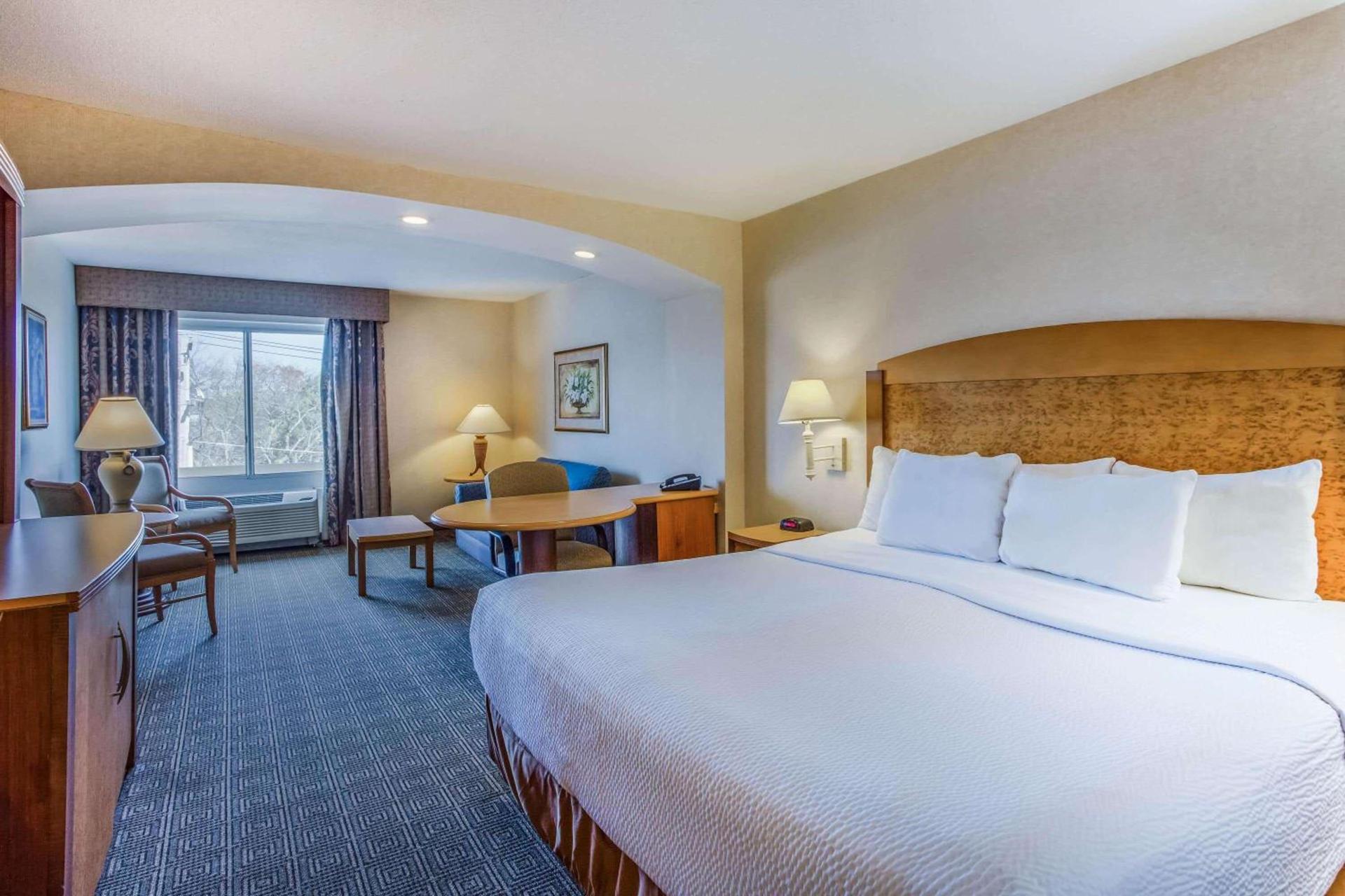 La Quinta by Wyndham Islip - MacArthur Airport photo 19