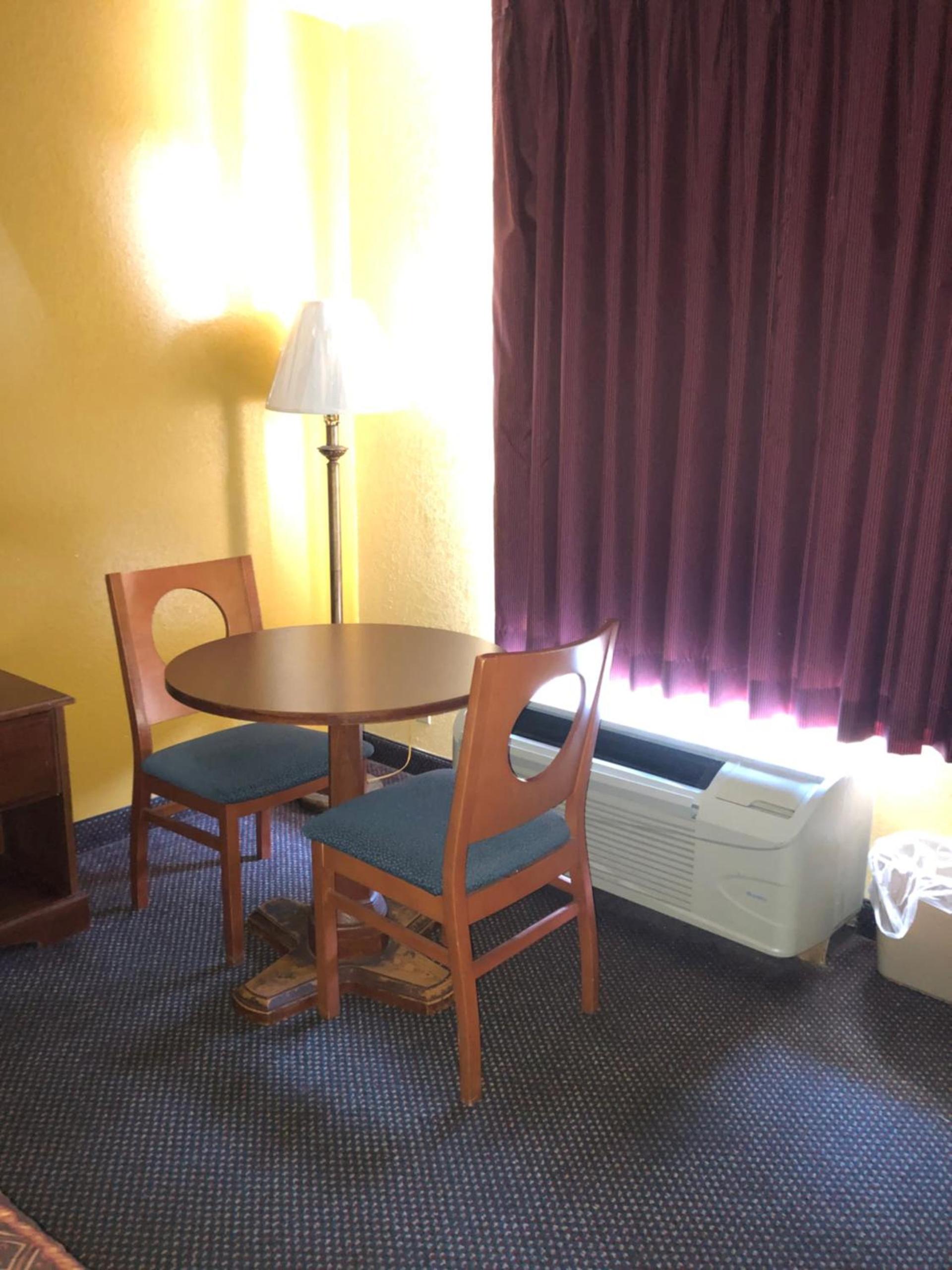 Capital inn photo 20